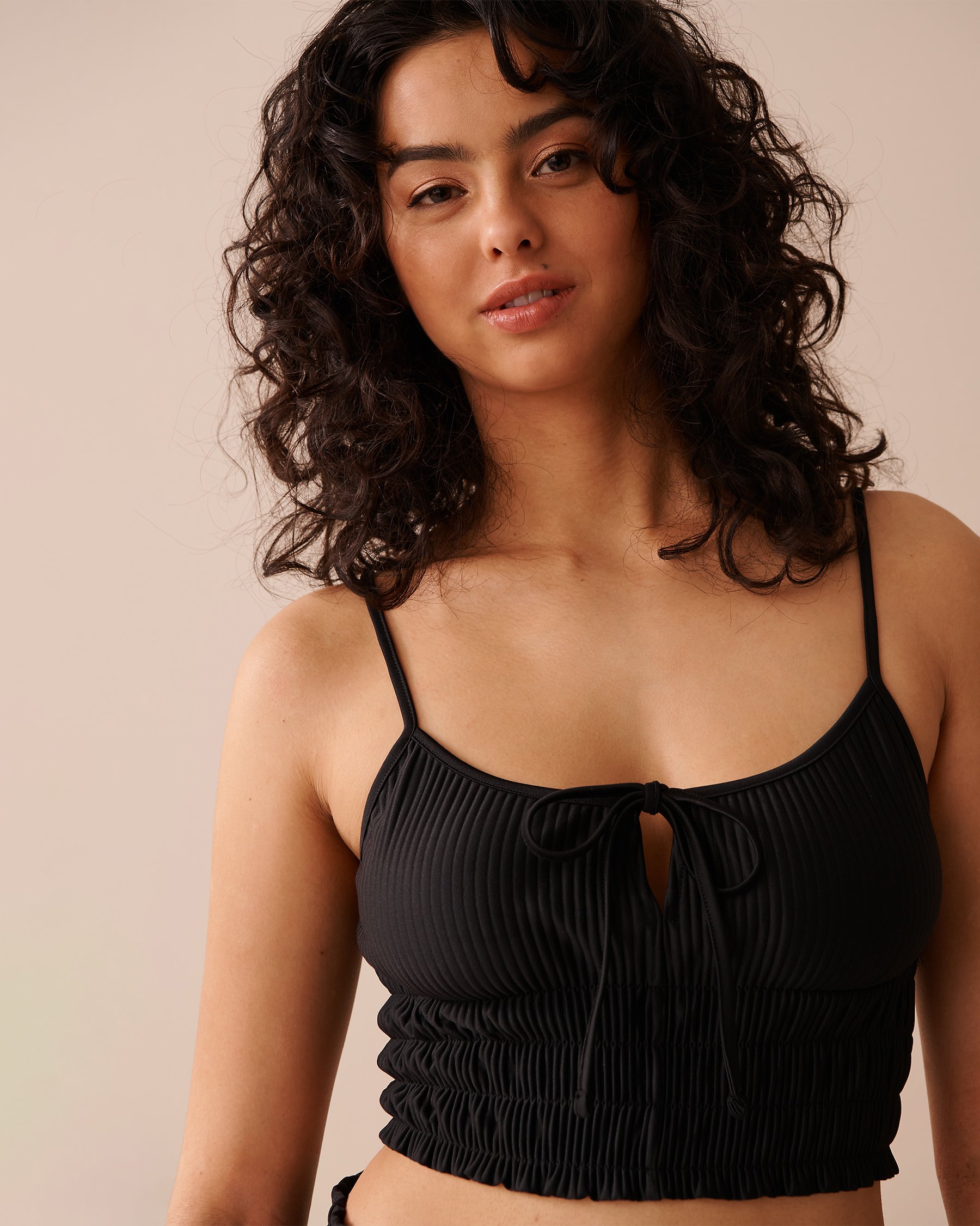 LA VIE EN ROSE Pleated Effect Crop Cami Black 50100086 - View3