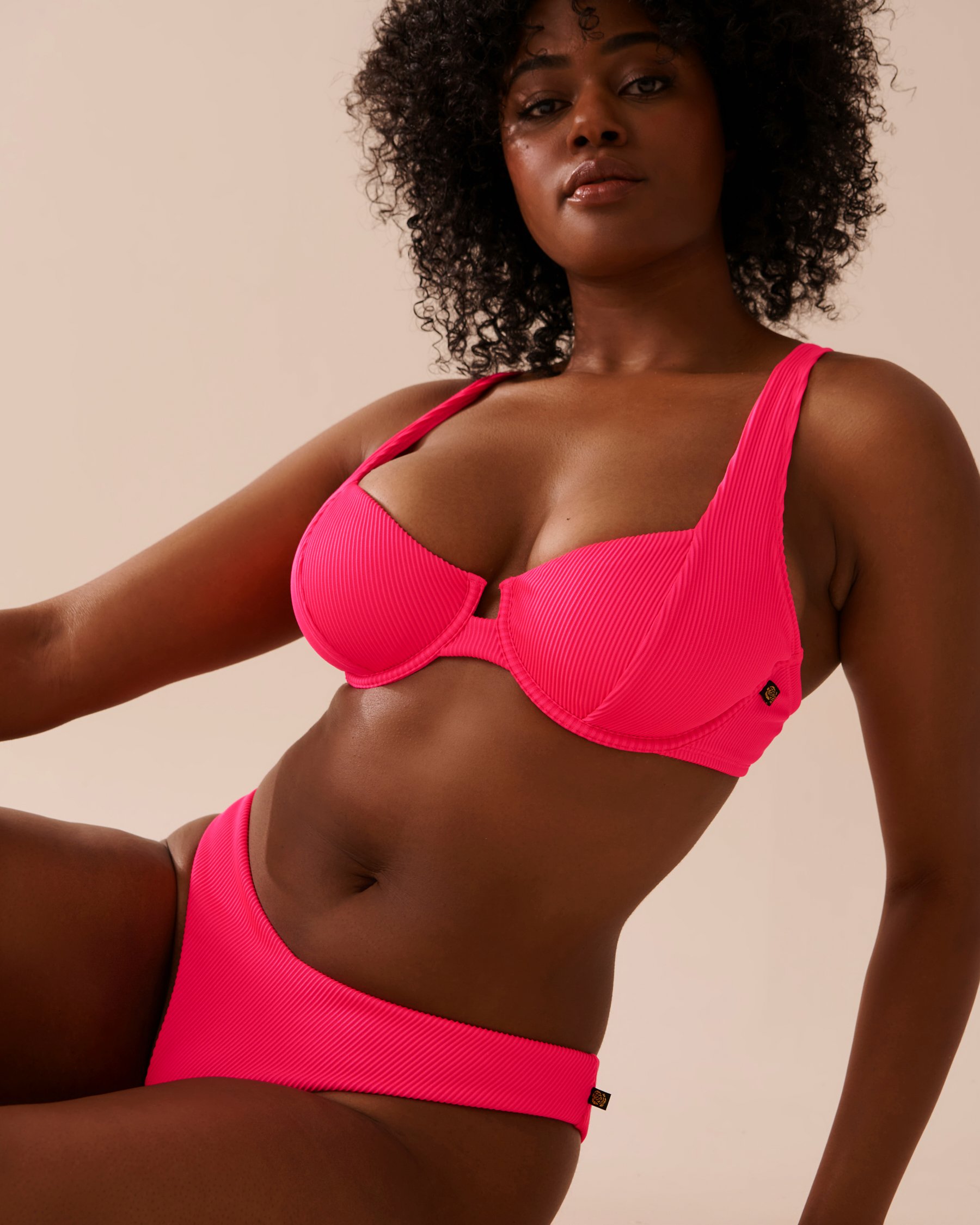 LA VIE EN ROSE AQUA PINK PUNCH Textured Plunge Bikini Top Pink Punch 70100591 - View3