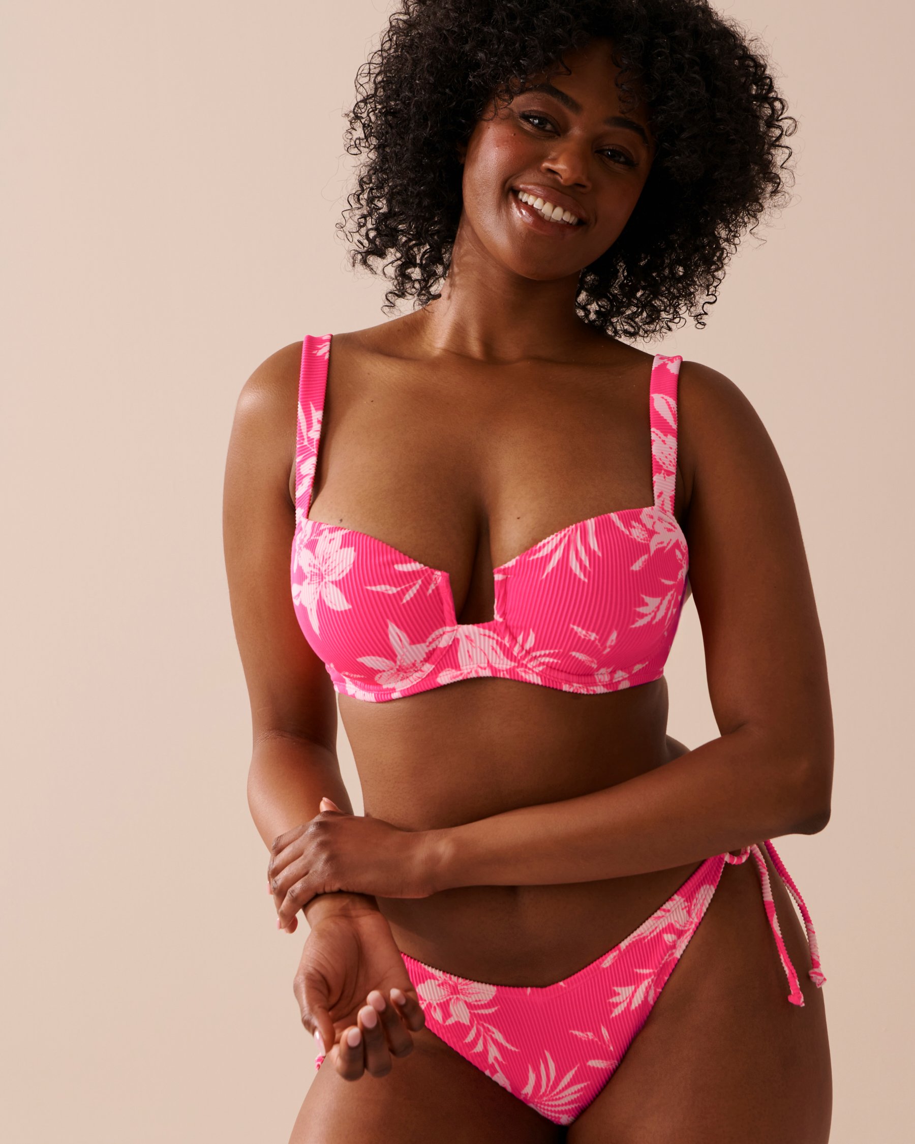 LA VIE EN ROSE AQUA TROPICAL PINK Textured Balconette Bikini Top Pink Punch Tropical 70100611 - View4