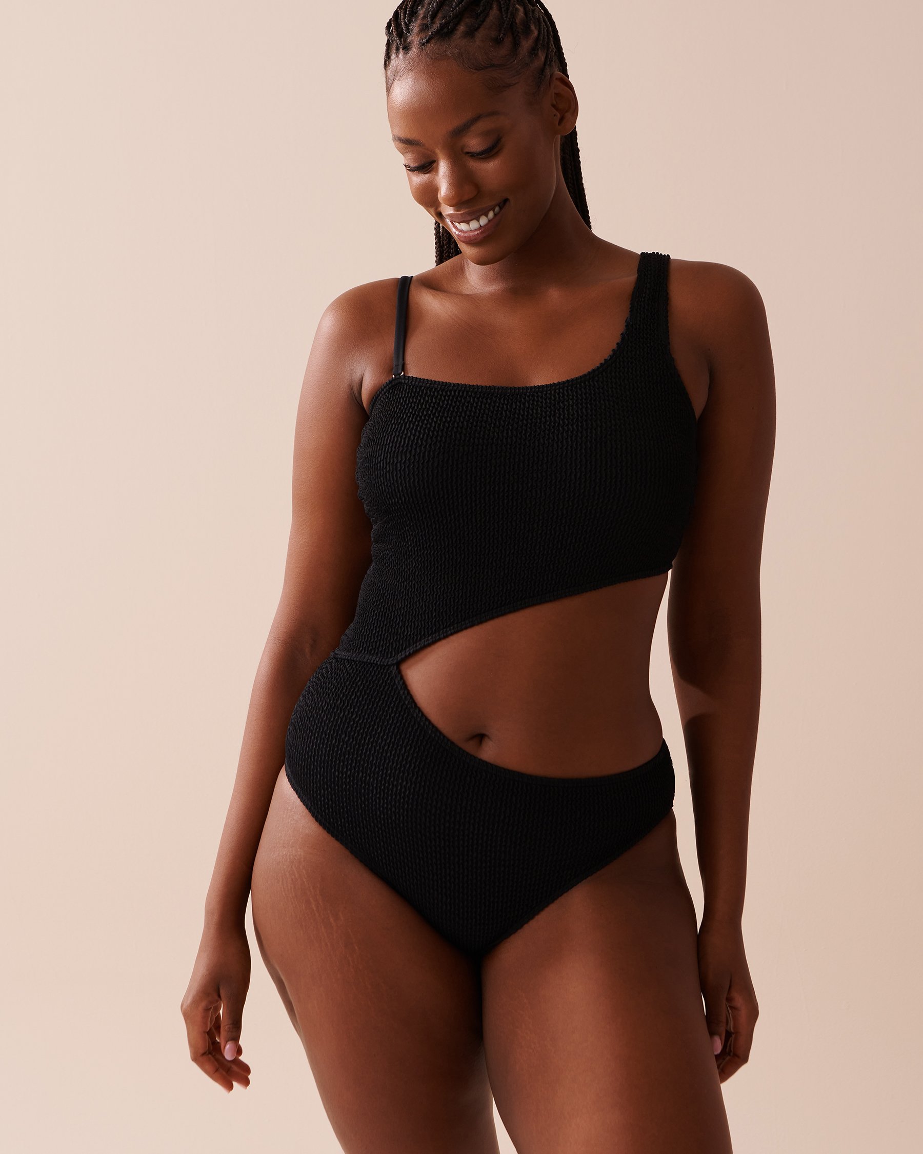 LA VIE EN ROSE AQUA TEXTURED Cut-out One Shoulder One-piece Swimsuit Black 70400121 - View3
