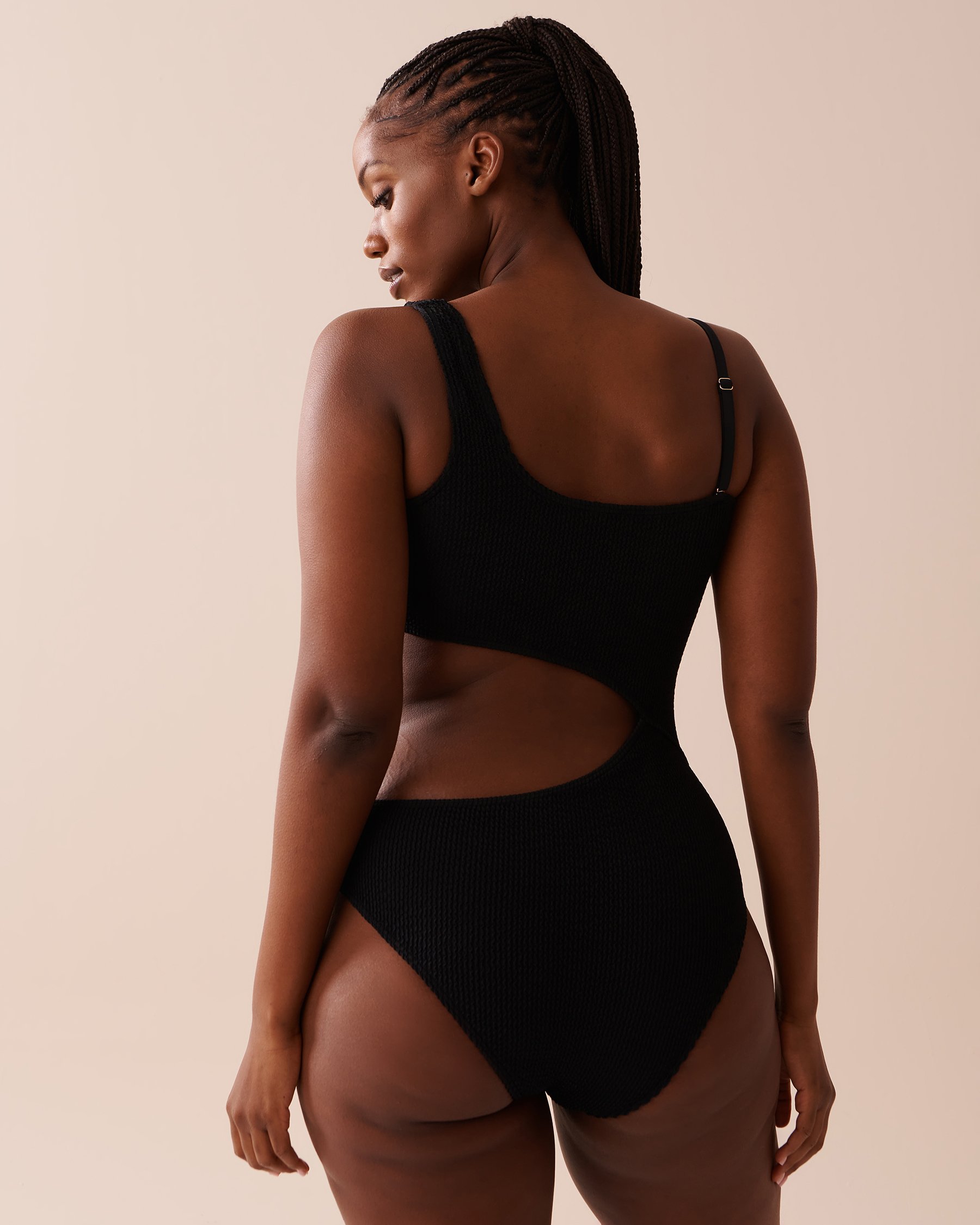 LA VIE EN ROSE AQUA TEXTURED Cut-out One Shoulder One-piece Swimsuit Black 70400121 - View2