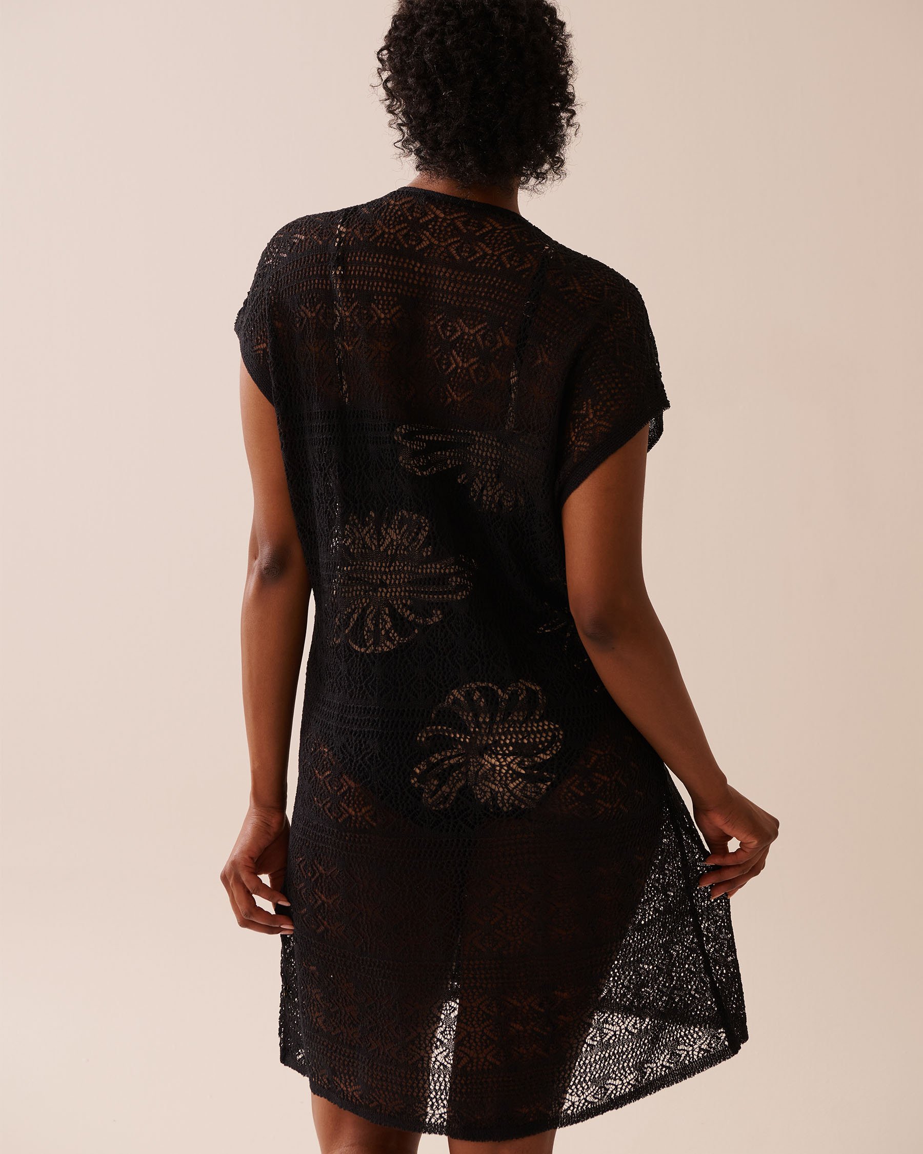 LA VIE EN ROSE AQUA Open-Front Crochet Caftan Black 80400067 - View4