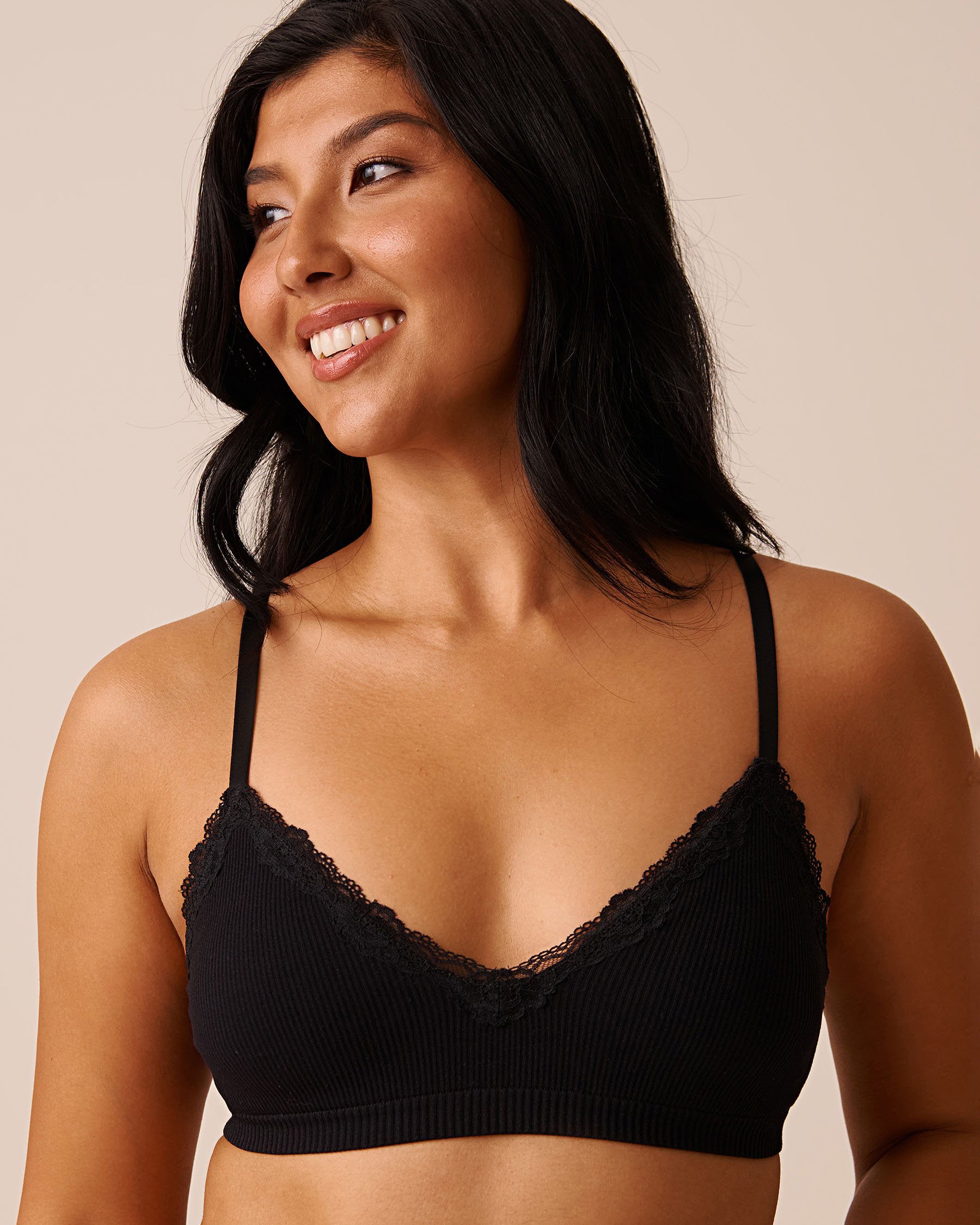 LA VIE EN ROSE Lightly Lined Seamless Ribbed Bralette Black 10200528 - View1