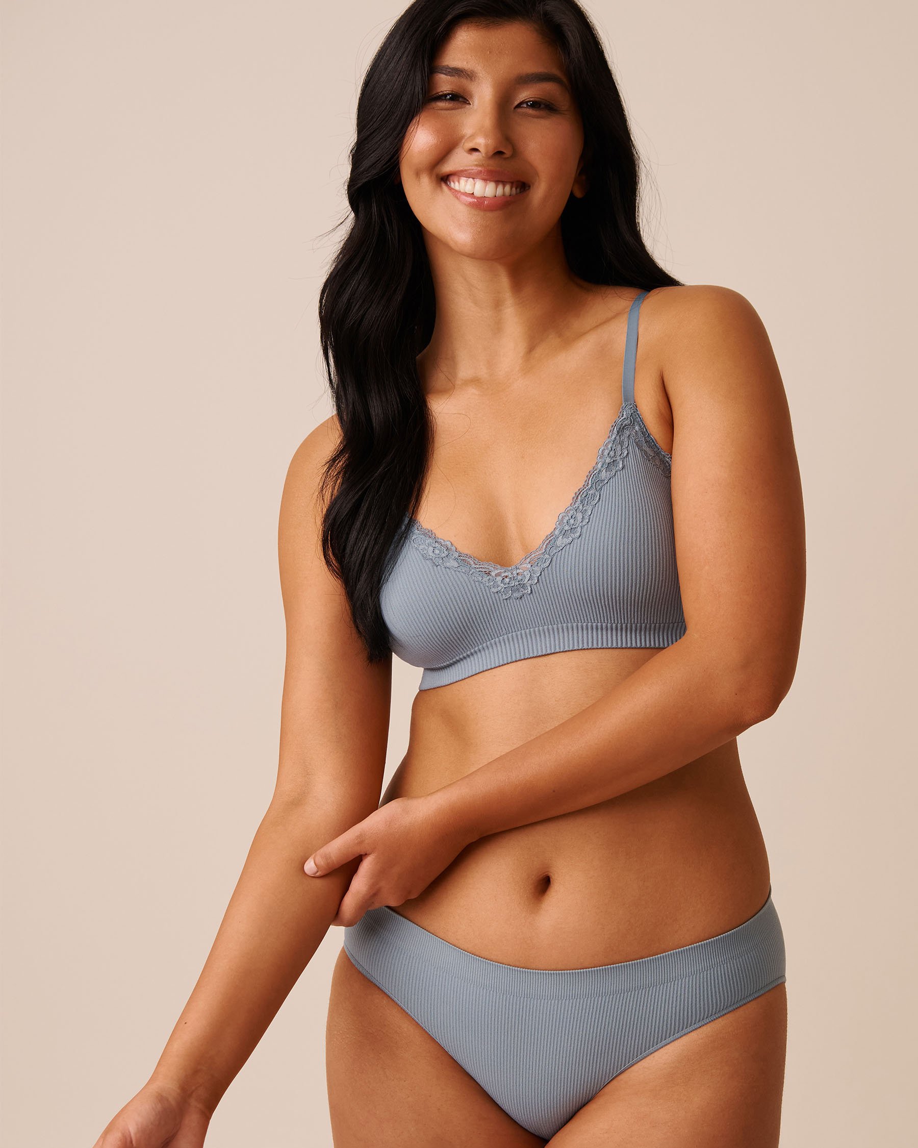 LA VIE EN ROSE Lightly Lined Seamless Ribbed Bralette Dusty Blue 10200528 - View1