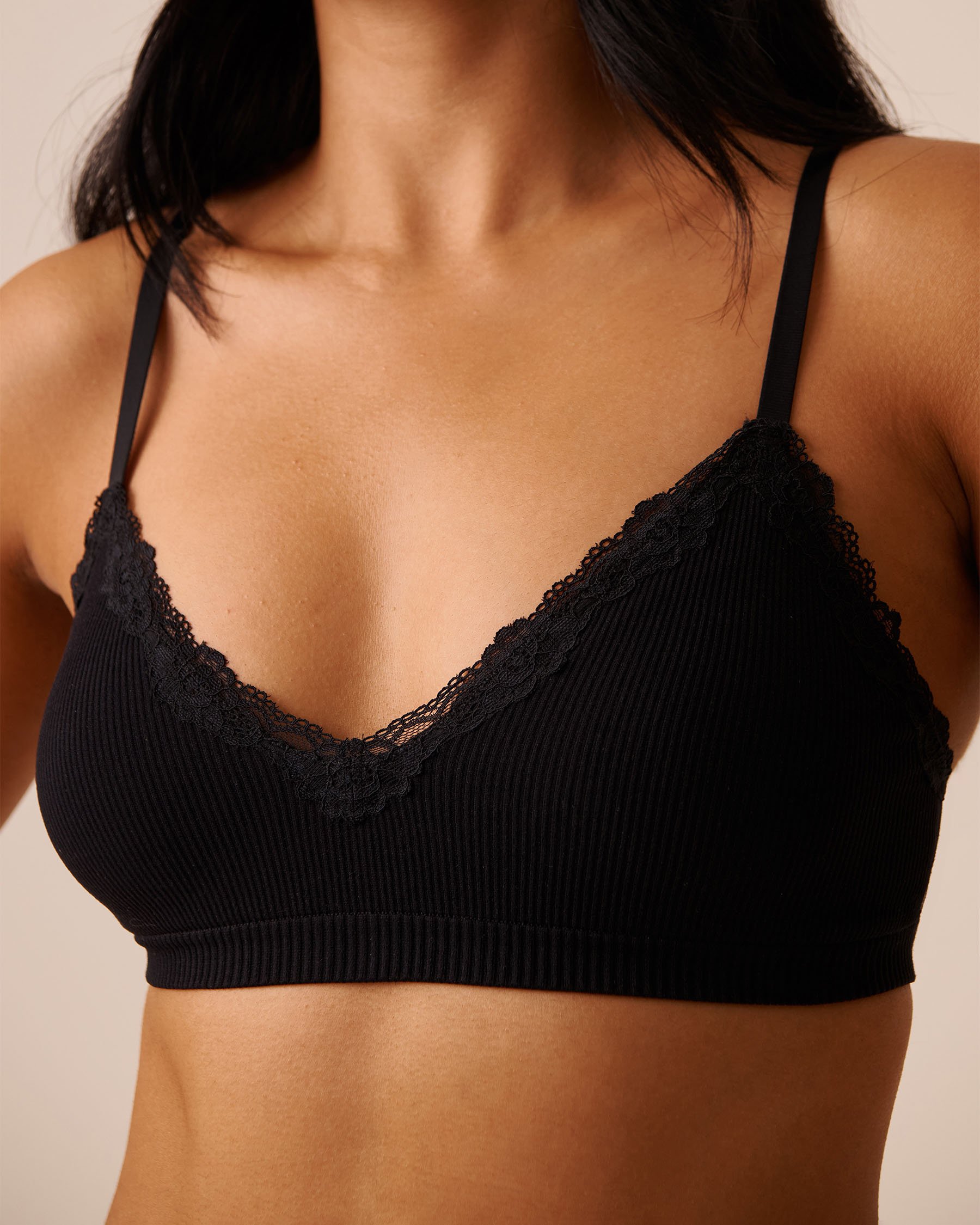 LA VIE EN ROSE Lightly Lined Seamless Ribbed Bralette Black 10200528 - View3