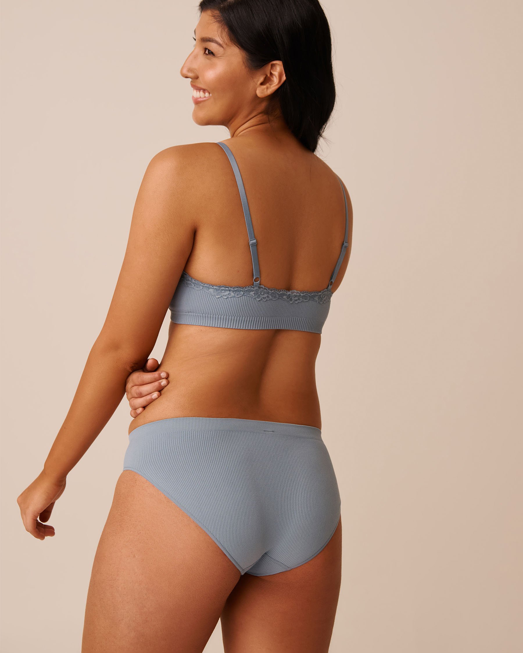 LA VIE EN ROSE Lightly Lined Seamless Ribbed Bralette Dusty Blue 10200528 - View2