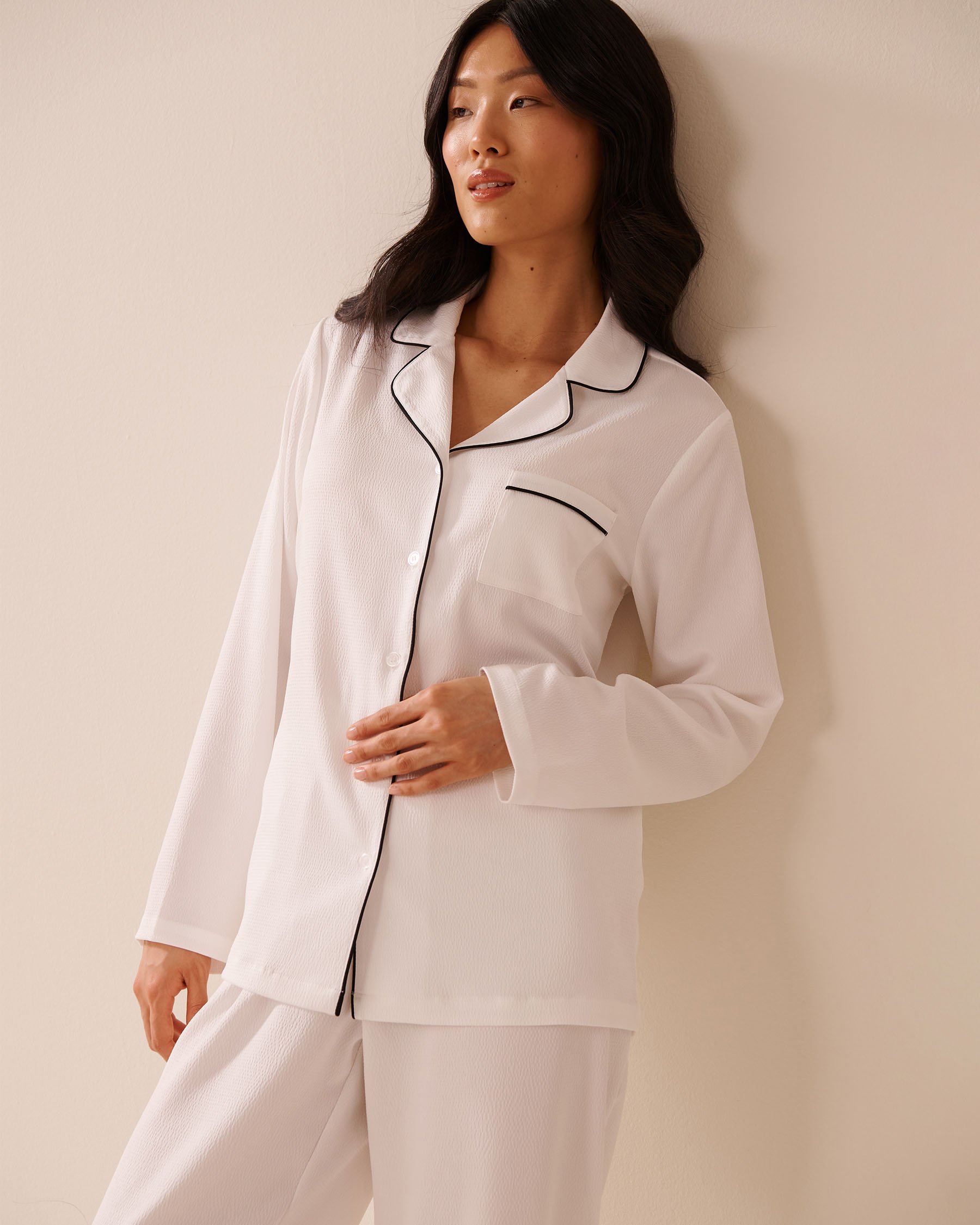 LA VIE EN ROSE Long Sleeve Textured Satin PJ Set White 60400061 - View3