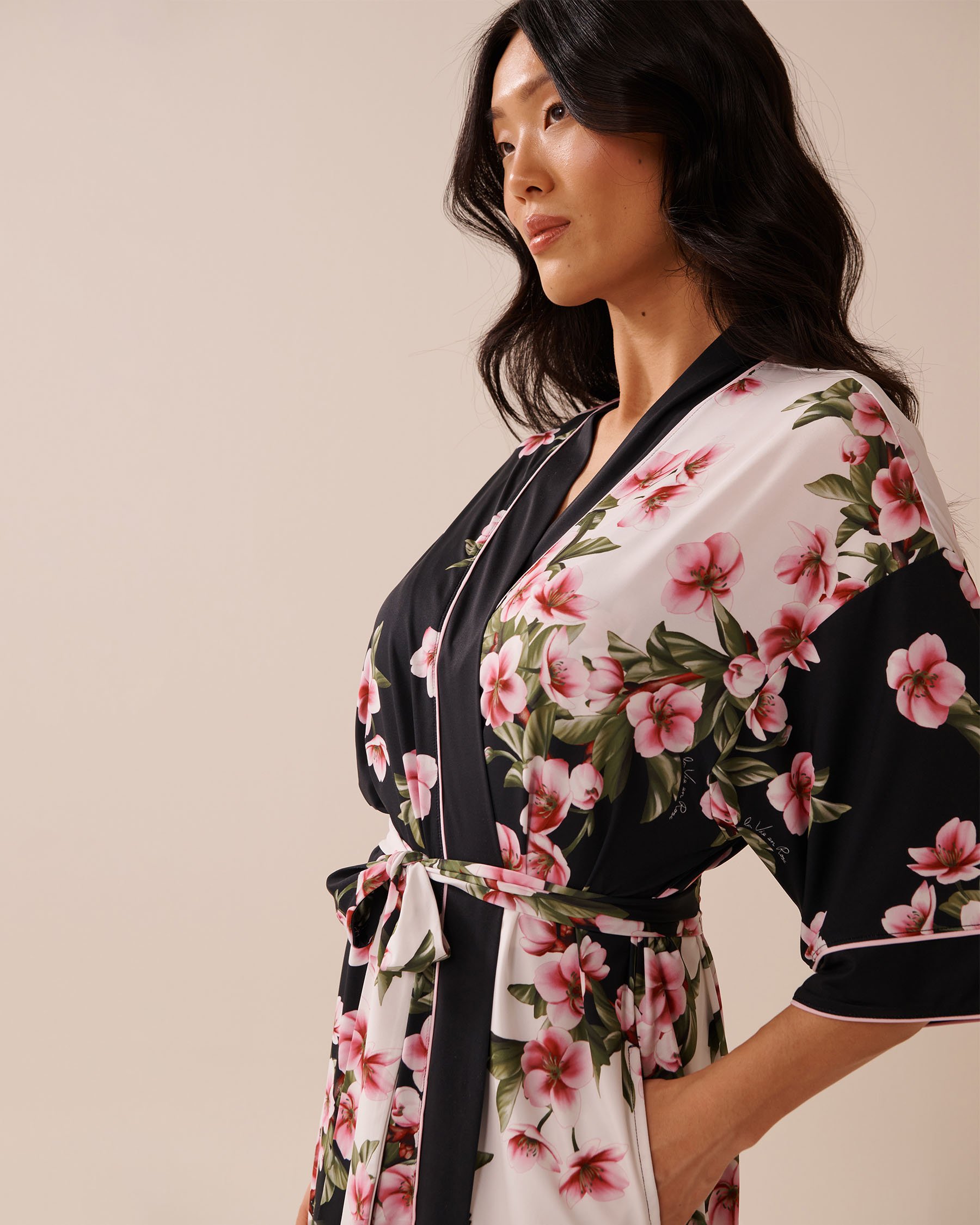 LA VIE EN ROSE Cherry Blossom Print Recycled Fibers Kimono Cherry Blossom 60600099 - View5