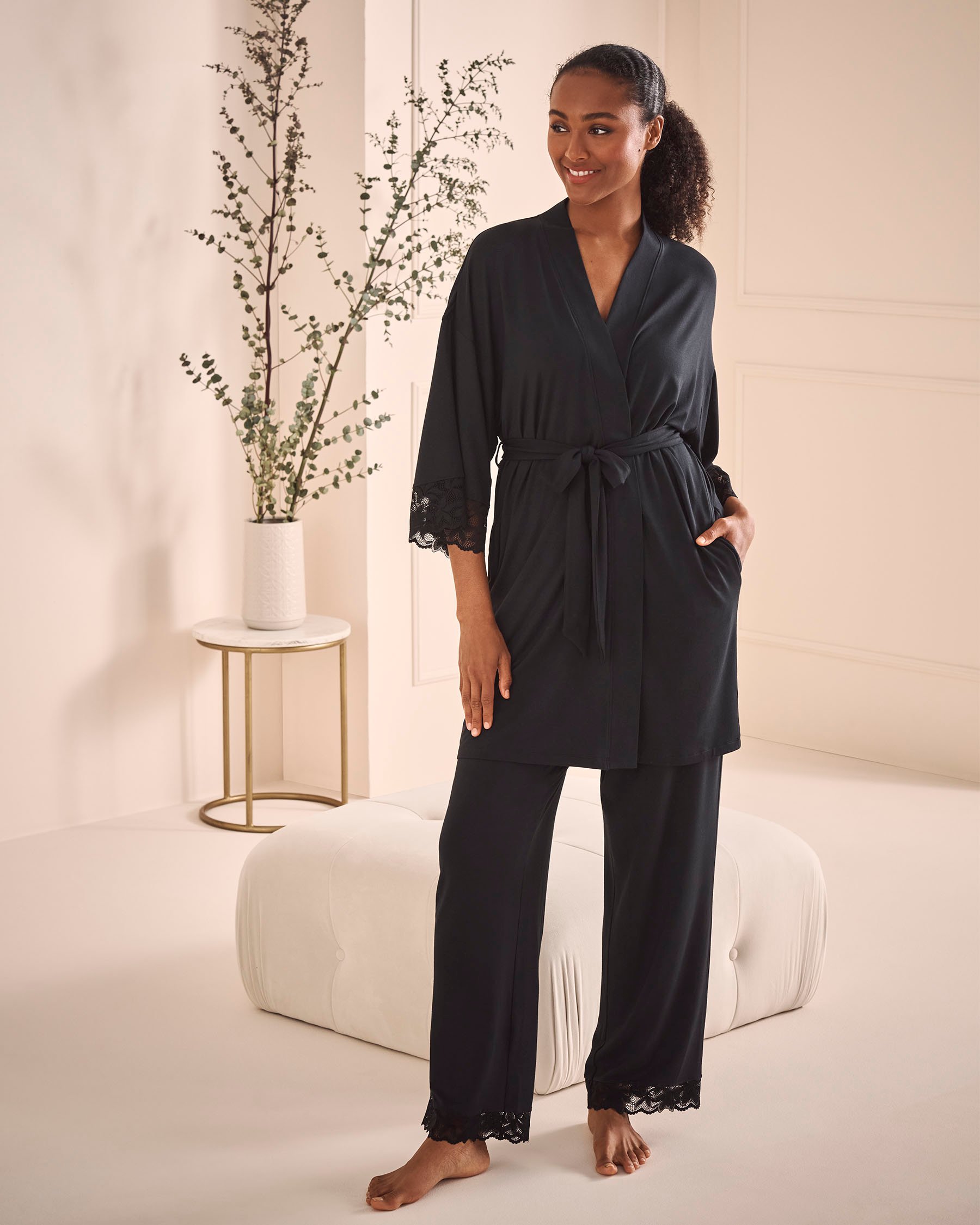 LA VIE EN ROSE Lace Detail Modal Kimono Black 60600100 - View1