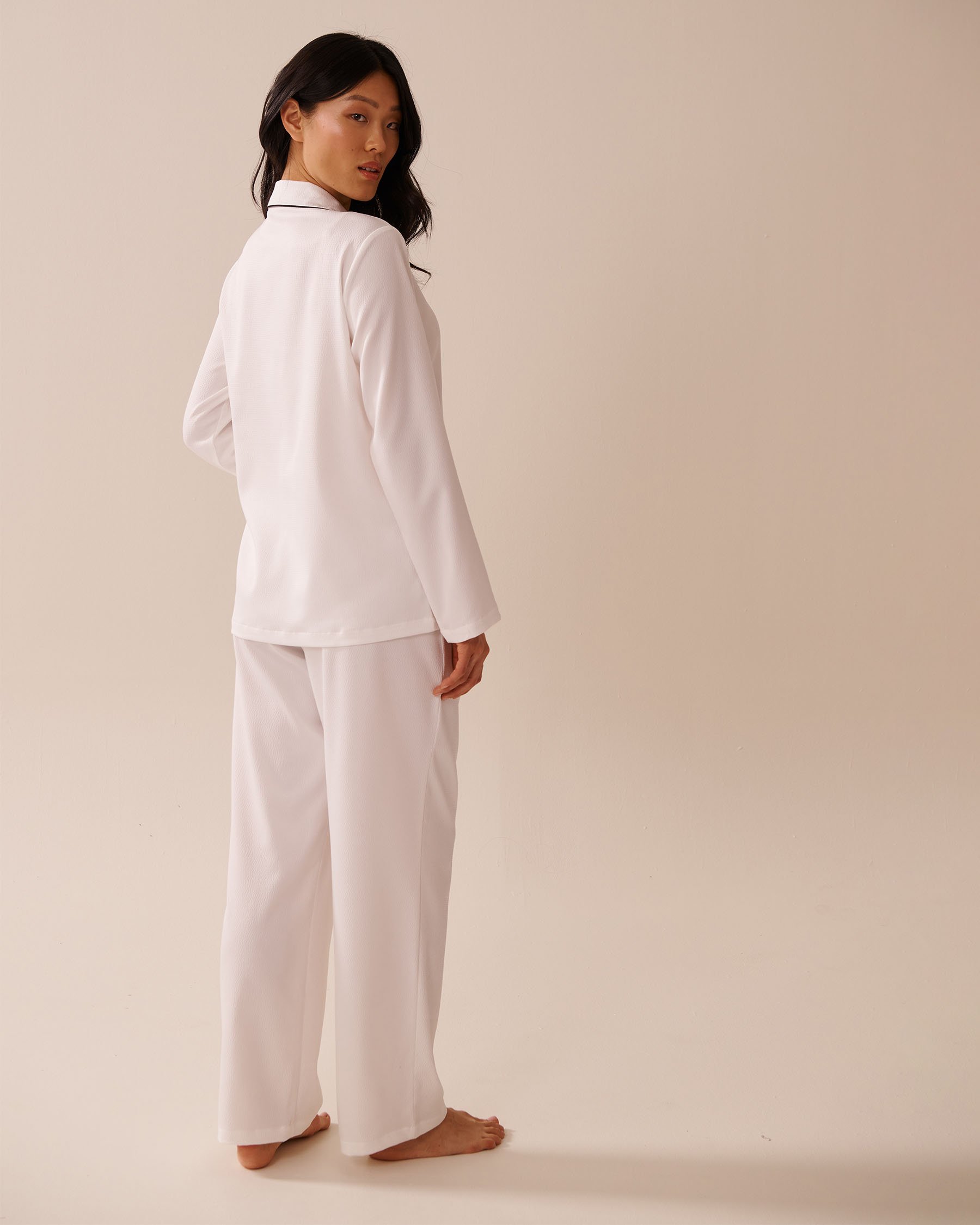 LA VIE EN ROSE Long Sleeve Textured Satin PJ Set White 60400061 - View2