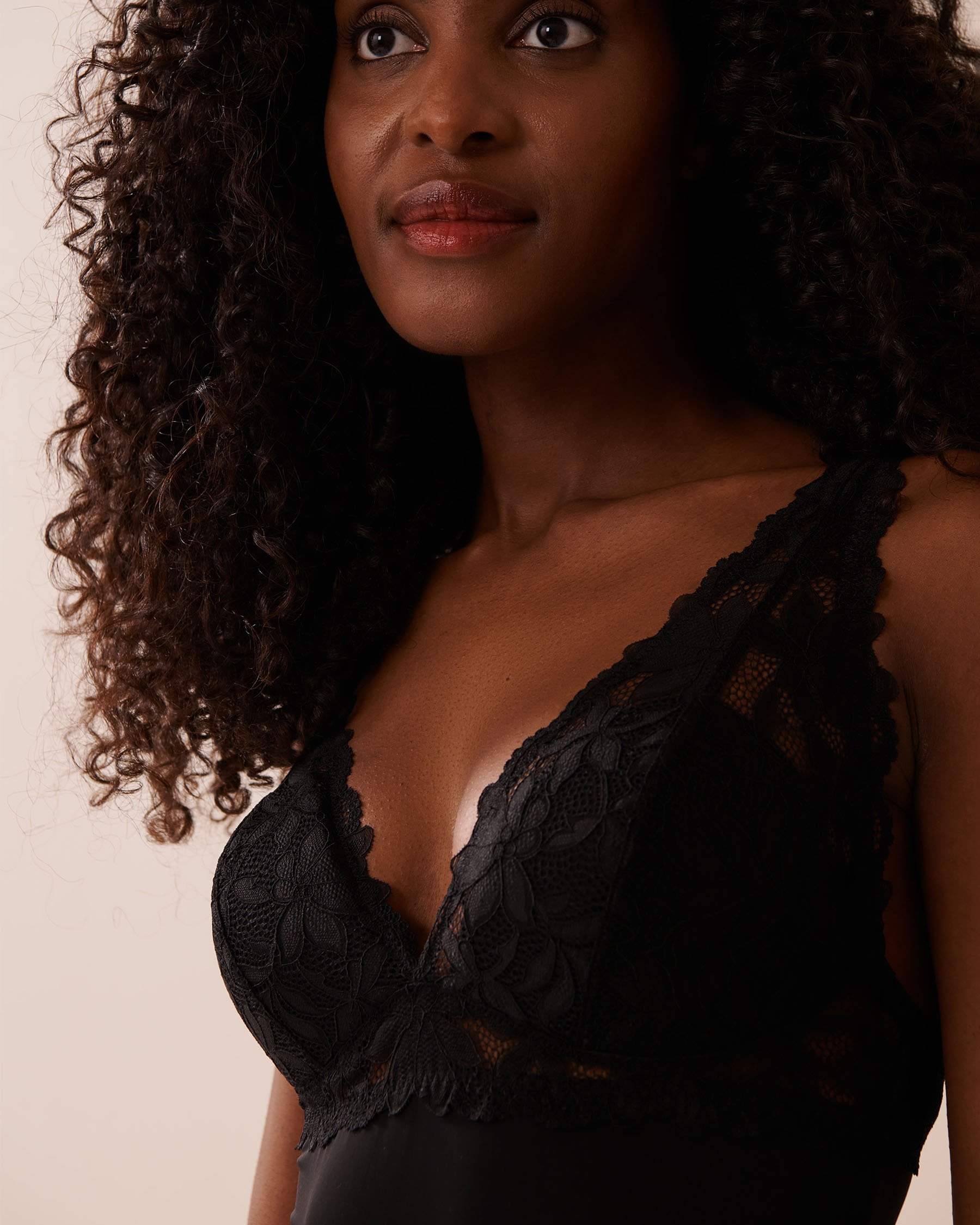 LA VIE EN ROSE Microfiber and Floral Lace Cheeky Teddy Black 60300106 - View3