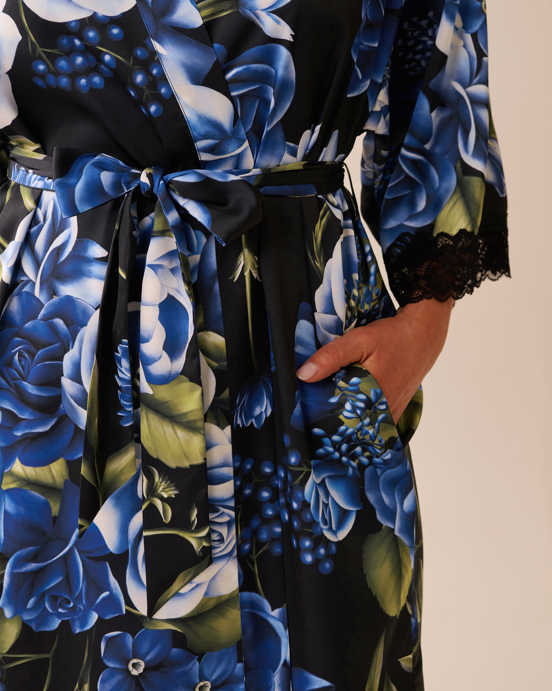 LA VIE EN ROSE Rose Print Satin and Lace Trim Kimono Blue Rose Garden 60600097 - View6
