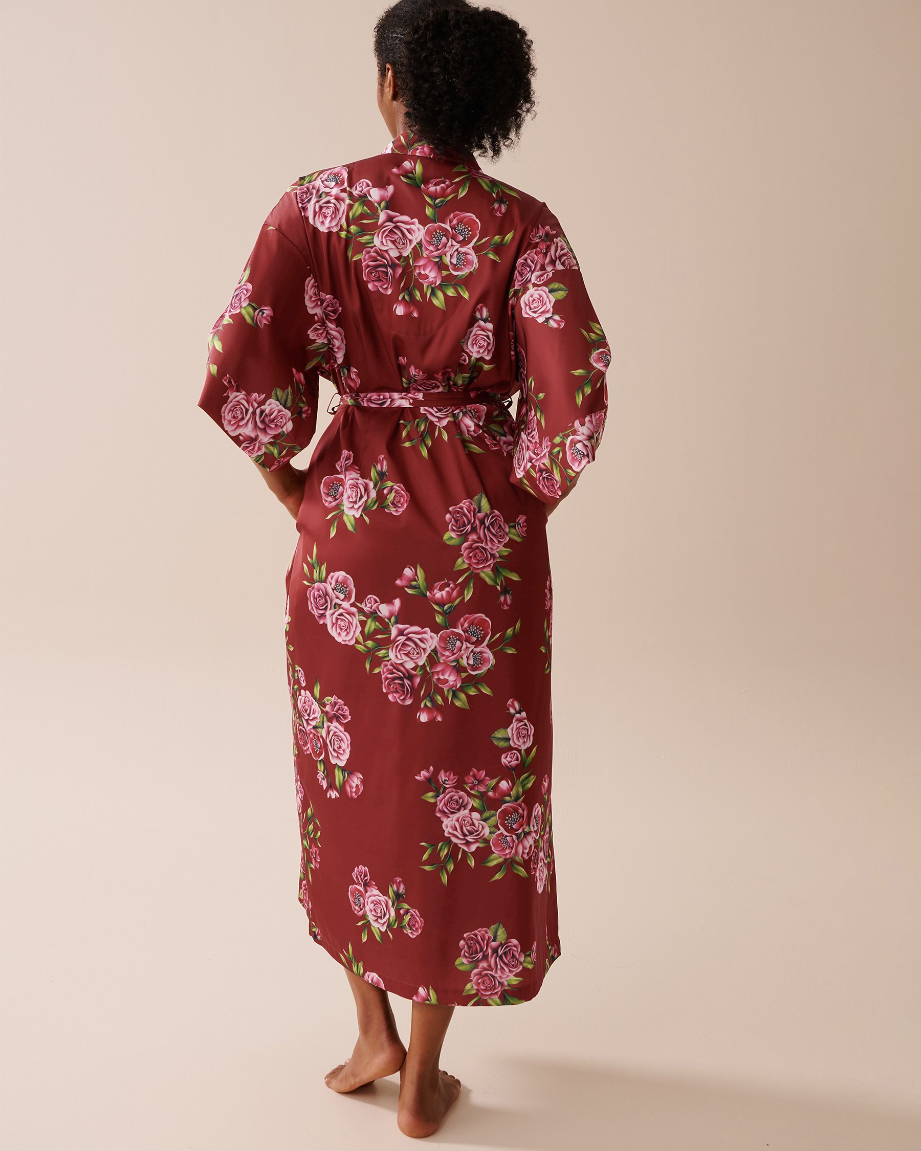 LA VIE EN ROSE Rose Print Satin Long Kimono Red Rose Garden 60600098 - View5