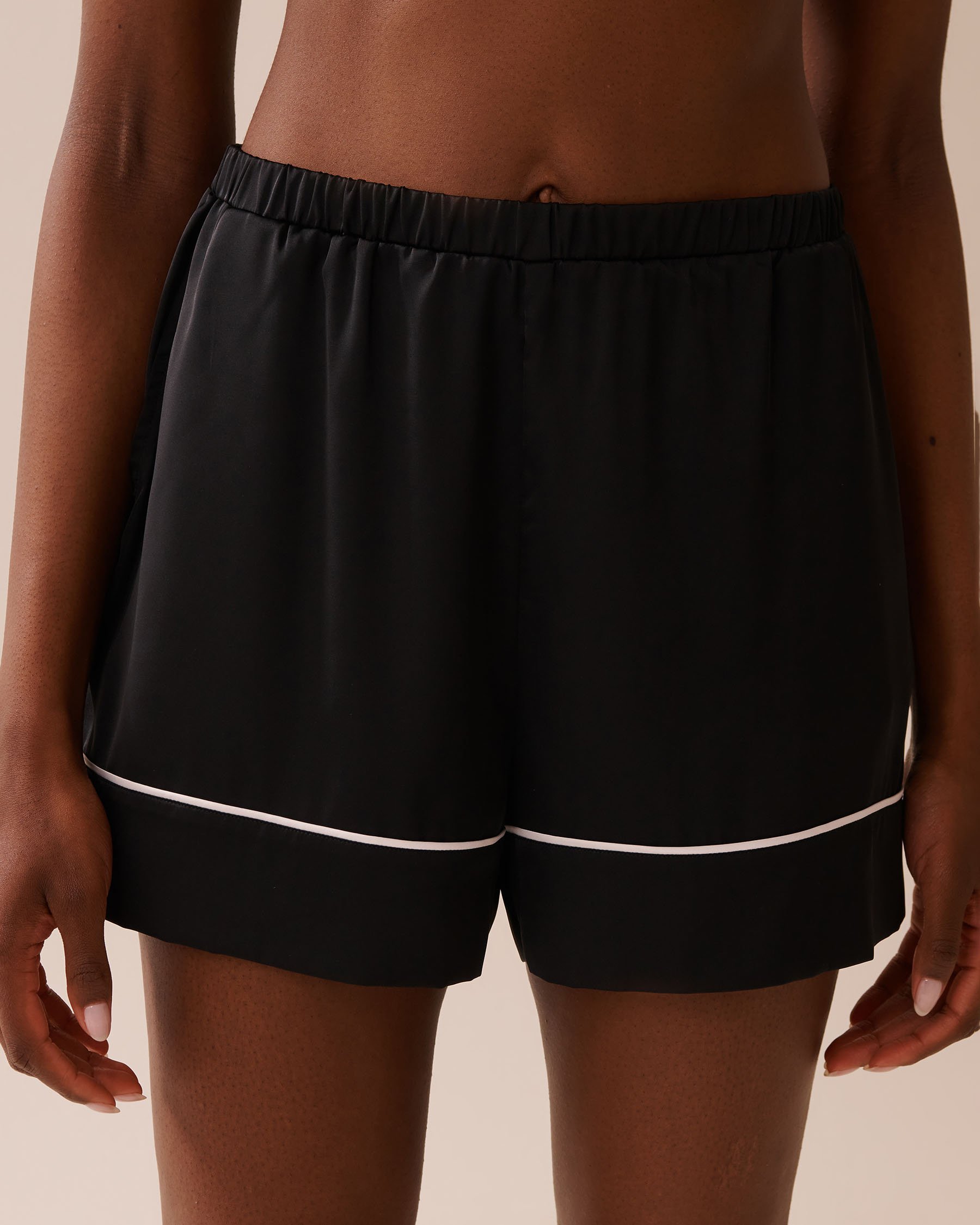 LA VIE EN ROSE Short Sleeve Satin Pajama Set Black 60400058 - View4