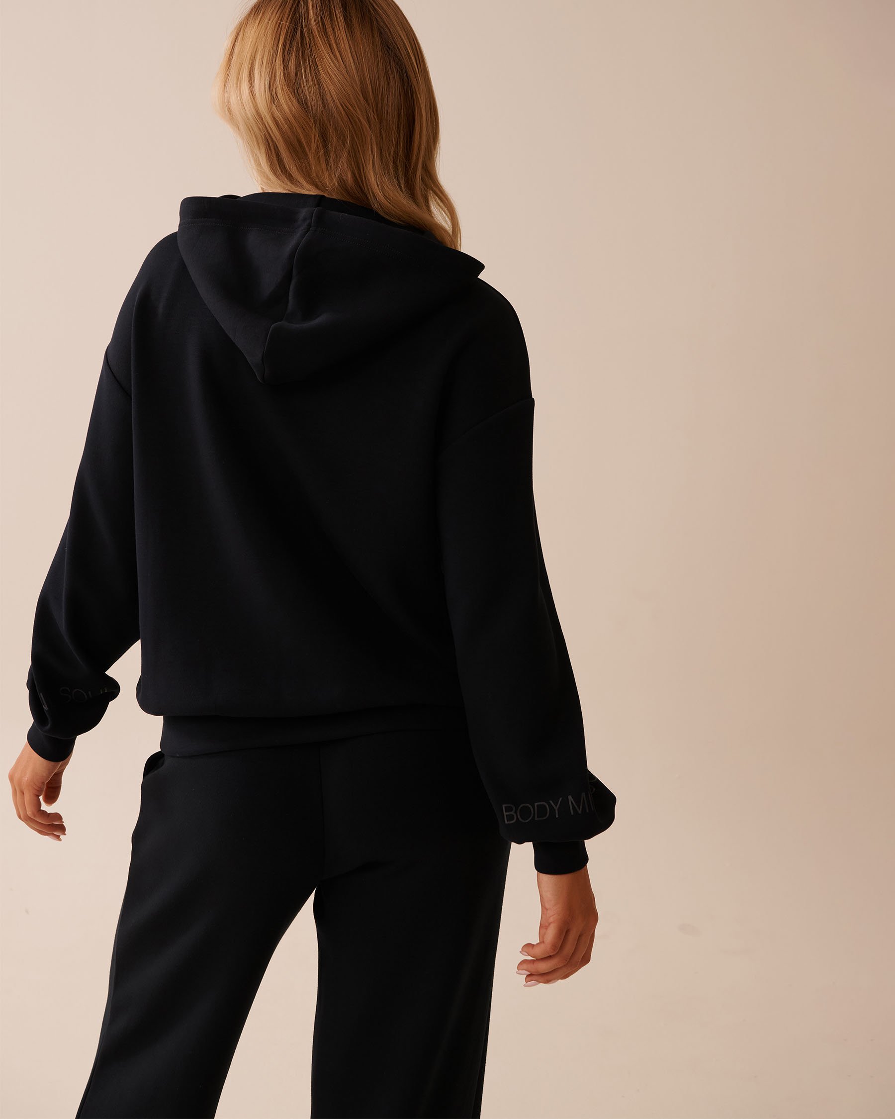 LA VIE EN ROSE Zip-up Hoodie Black 50100109 - View2