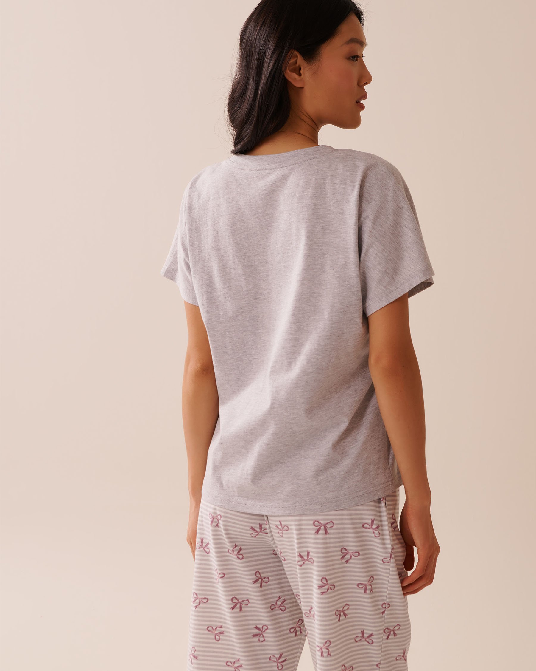 LA VIE EN ROSE T-shirt col en V en coton imprimé nœud Gris 40100768 - View2