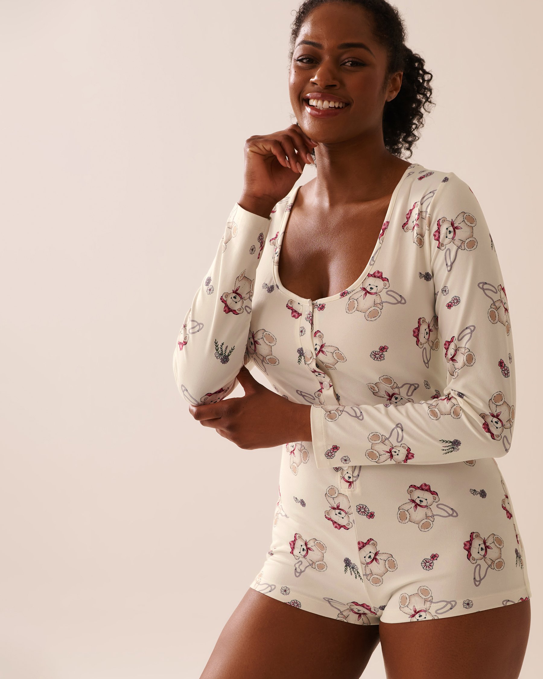 LA VIE EN ROSE Cowboy Teddy Bear Print Super Soft Long Sleeve Romper White/Cowboy Teddy Bears 40300058 - View4