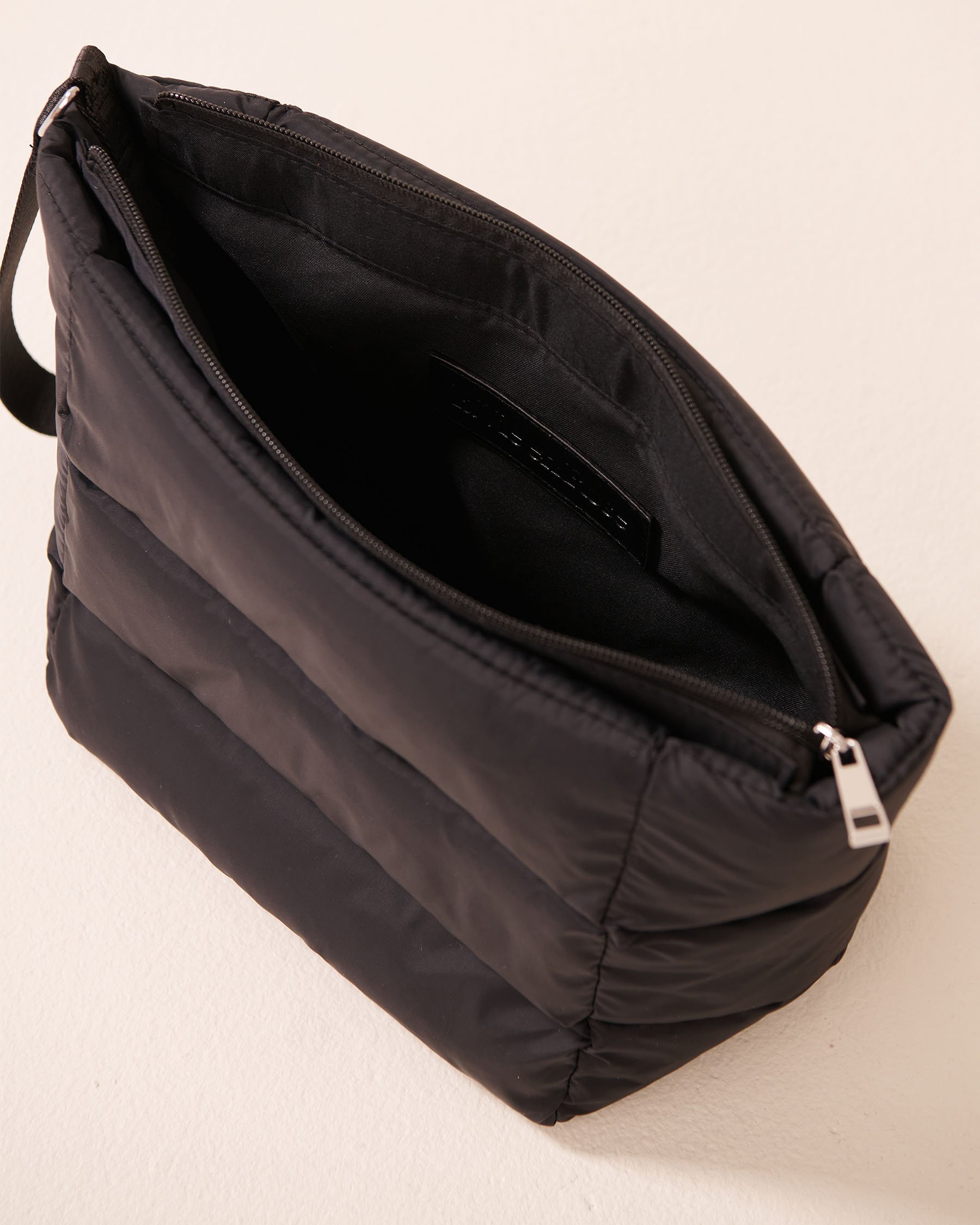 LA VIE EN ROSE Trousse à cosmétiques matelassée Noir 40700405 - Voir2