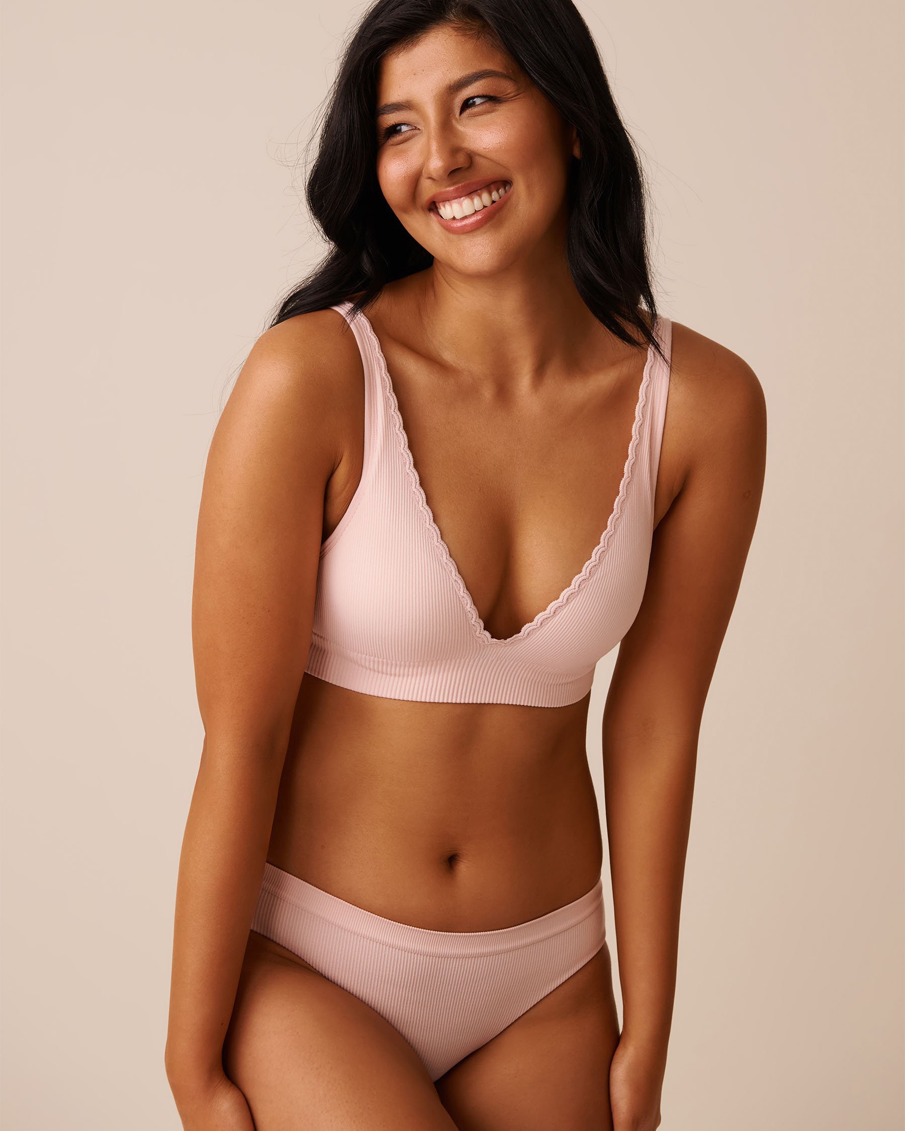 LA VIE EN ROSE Seamless Fabric Ribbed Bikini Panty Lotus Pink 20200667 - View3