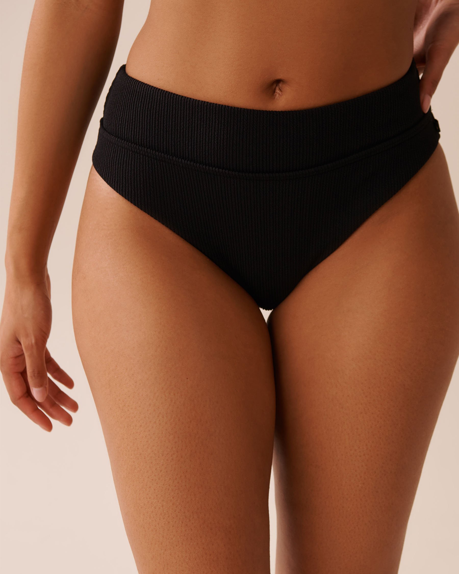 LA VIE EN ROSE AQUA Bas de bikini brésilien taille mi-haute texturé SOLID Noir 70300765 - Voir4