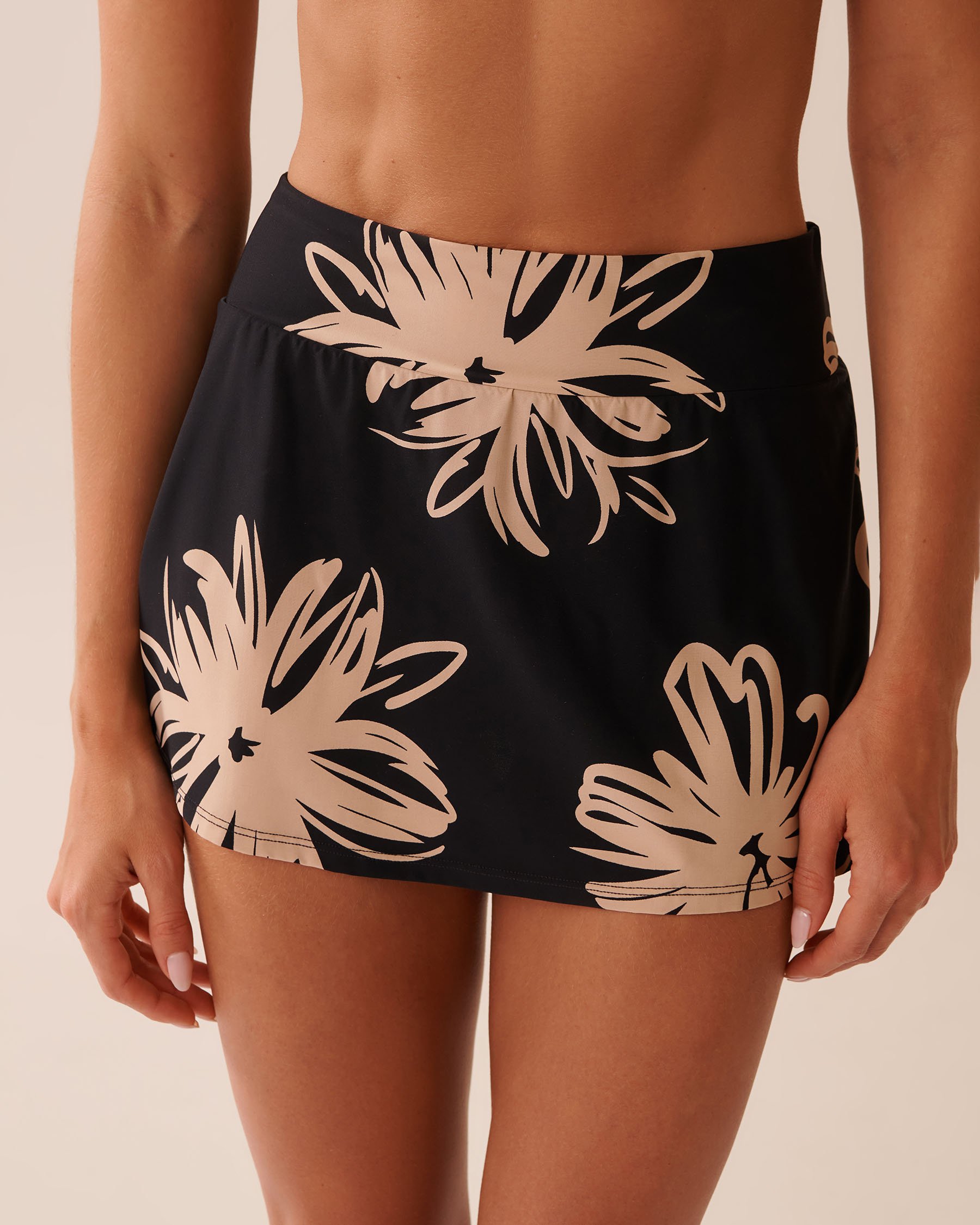 LA VIE EN ROSE AQUA BLACK HIBISCUS High Waist Skirt Bikini Bottom Black Hibiscus 70300771 - View2