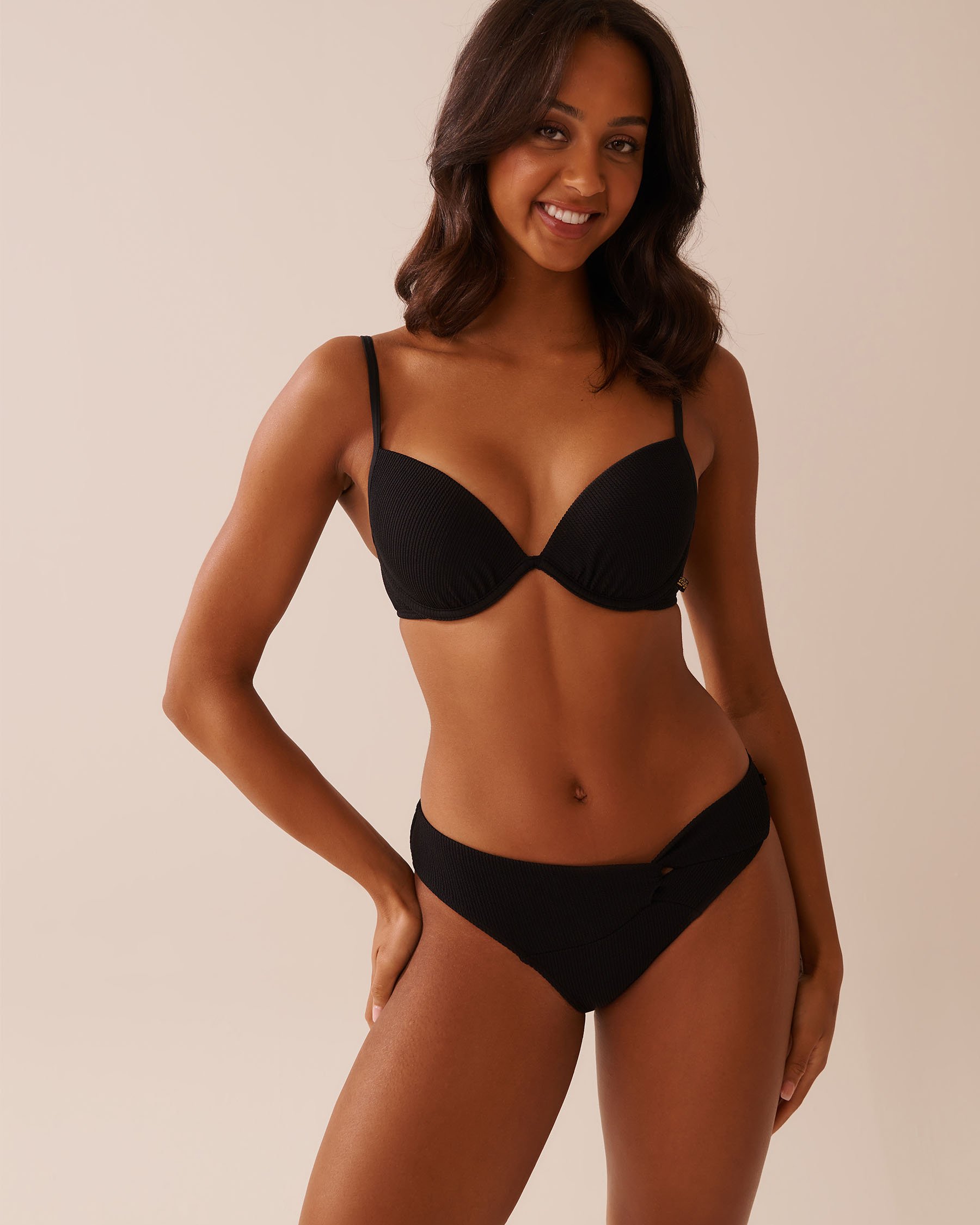 LA VIE EN ROSE AQUA Bas de bikini brésilien noué à l'avant texturé SOLID Noir 70300763 - View3