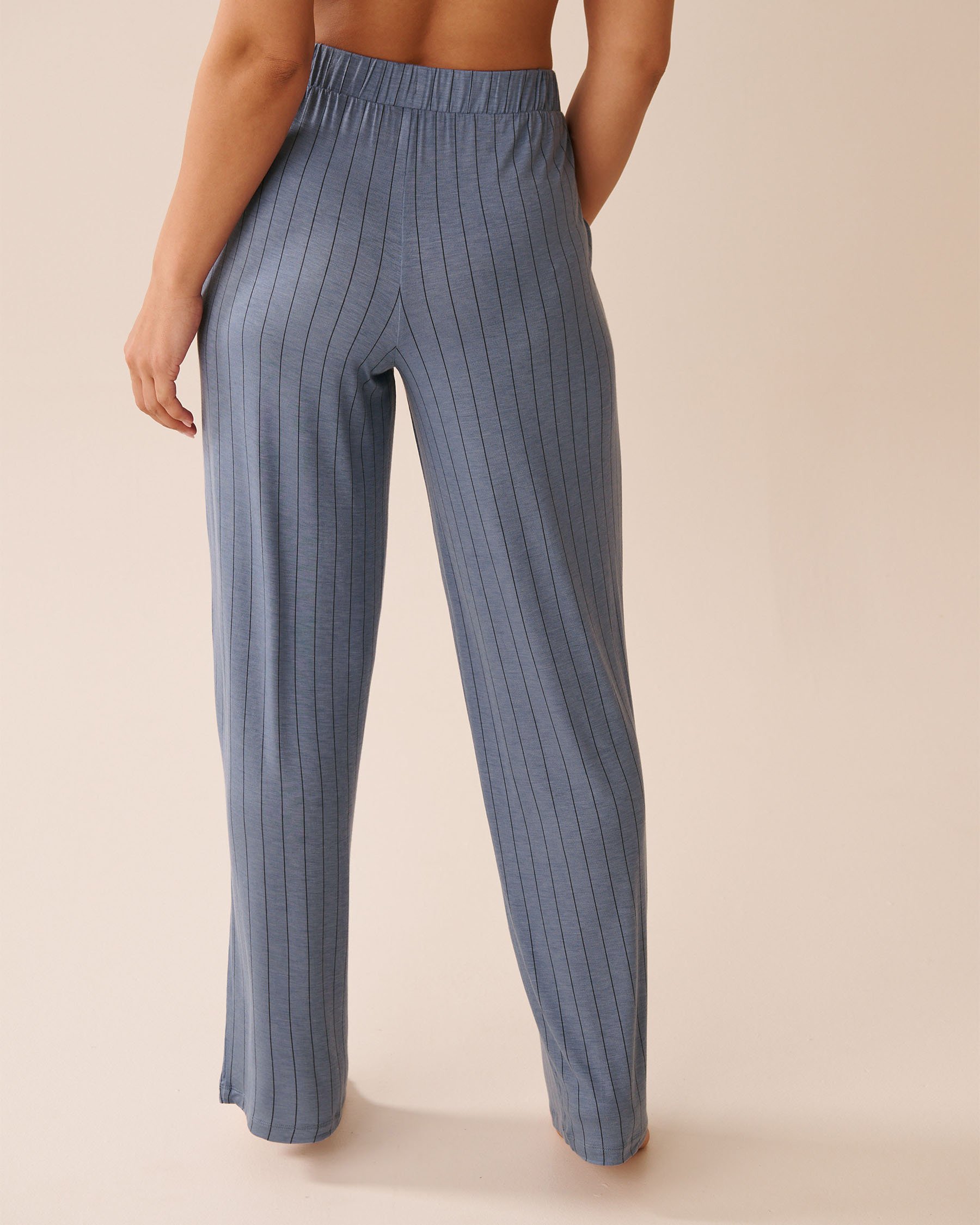 LA VIE EN ROSE Pantalon de pyjama en jersey doux à rayures Rayures bleues et noires 60200152 - Voir2