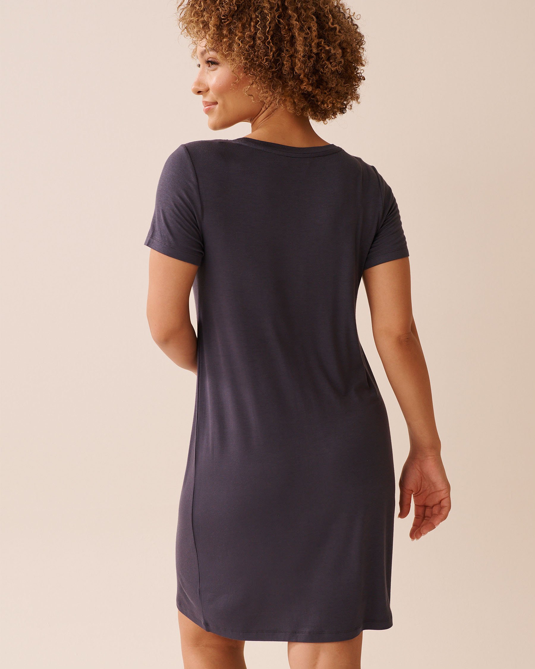 LA VIE EN ROSE Chemise de nuit manches courtes en jersey doux Anthracite 60500209 - Voir2