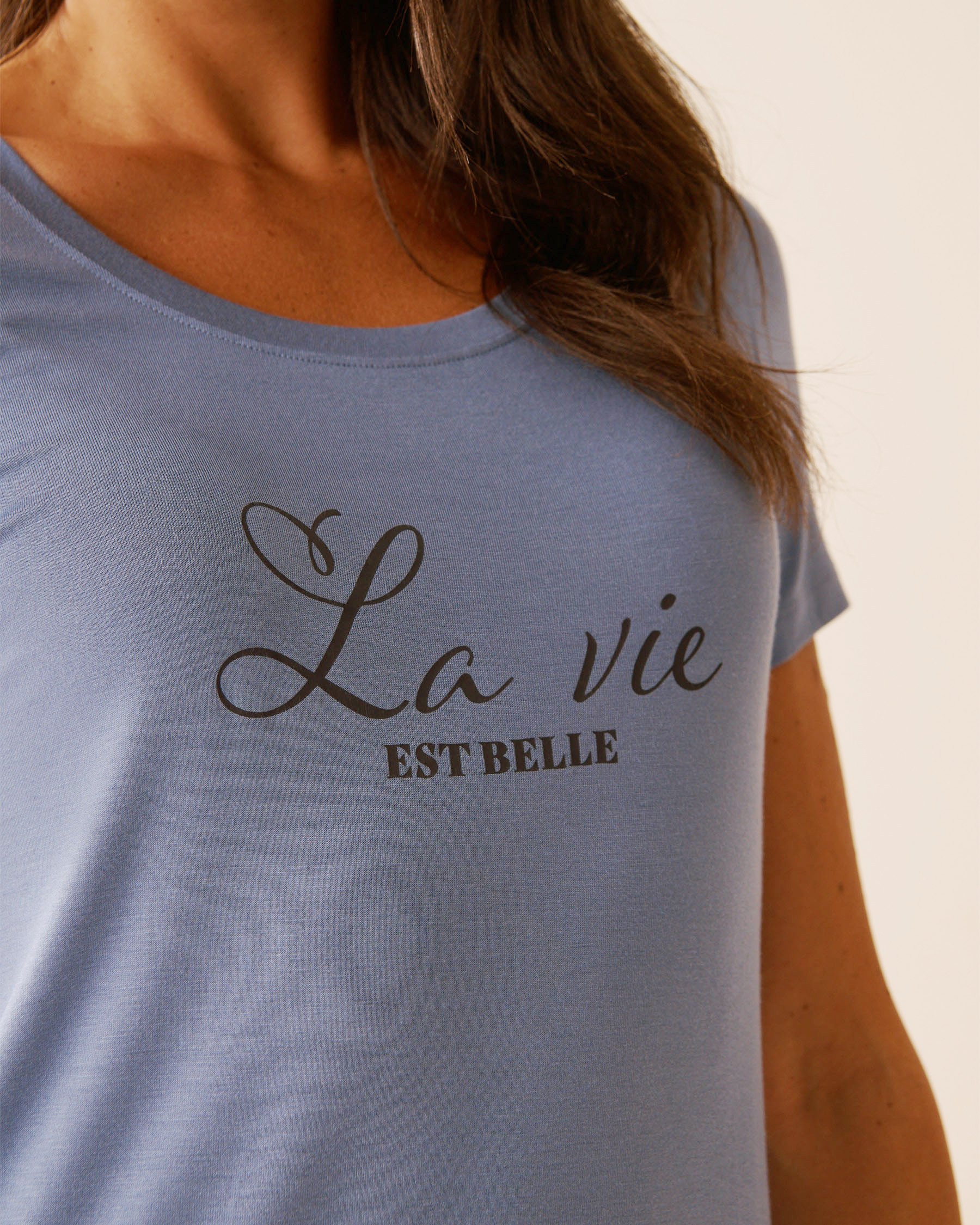 LA VIE EN ROSE Chemise de nuit manches courtes en jersey doux Bleu nuageux 60500209 - Voir3