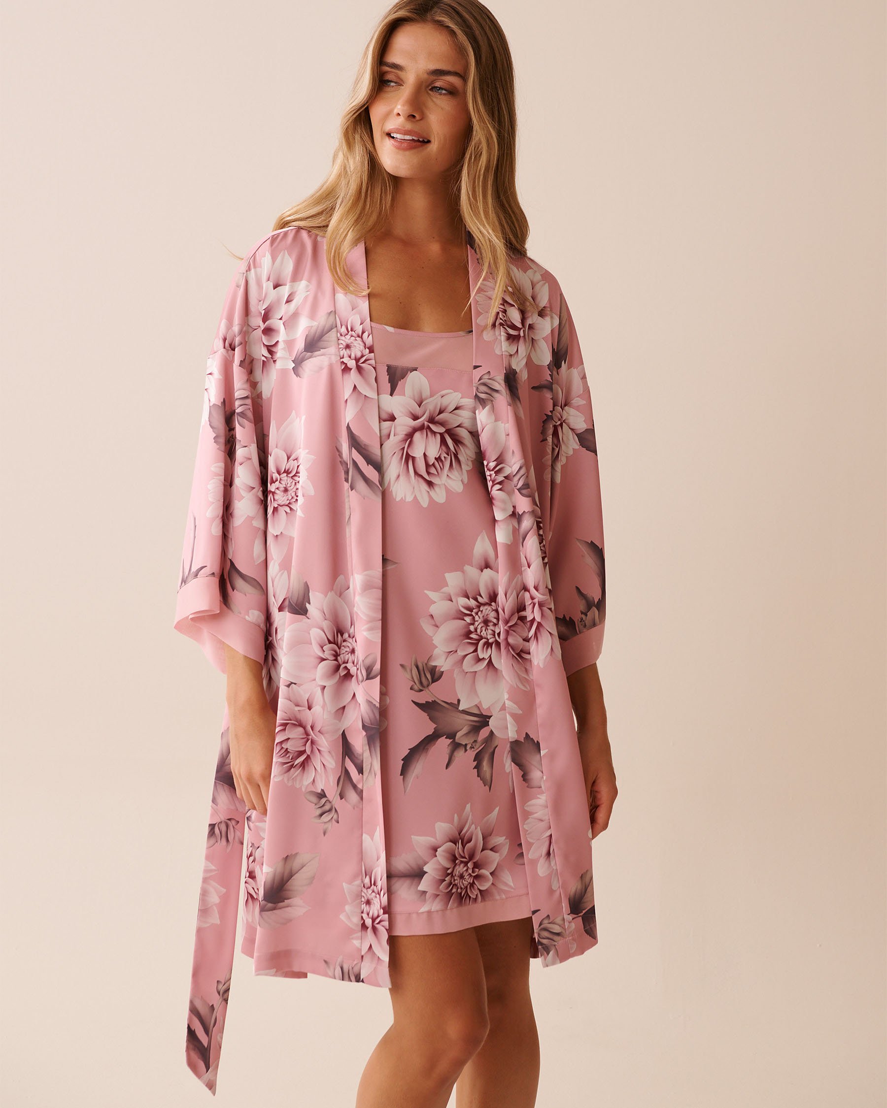 LA VIE EN ROSE Dahlia Print Satin and Chiffon Kimono Pink Dahlias 60600101 - View4