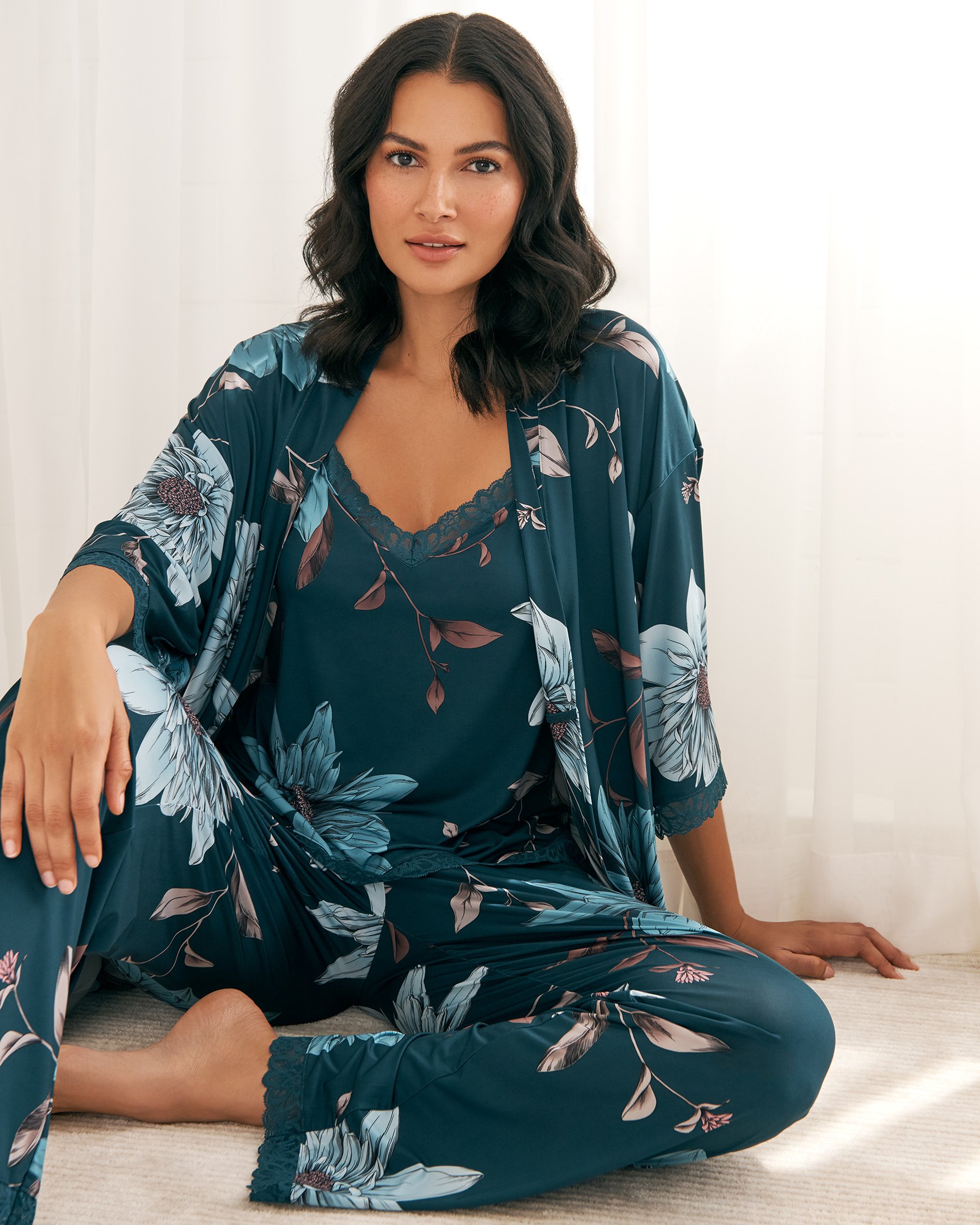 LA VIE EN ROSE Camisole à soutien intégré en fibres recyclées imprimé chrysanthème Chrysanthèmes bleus 60100154 - View2