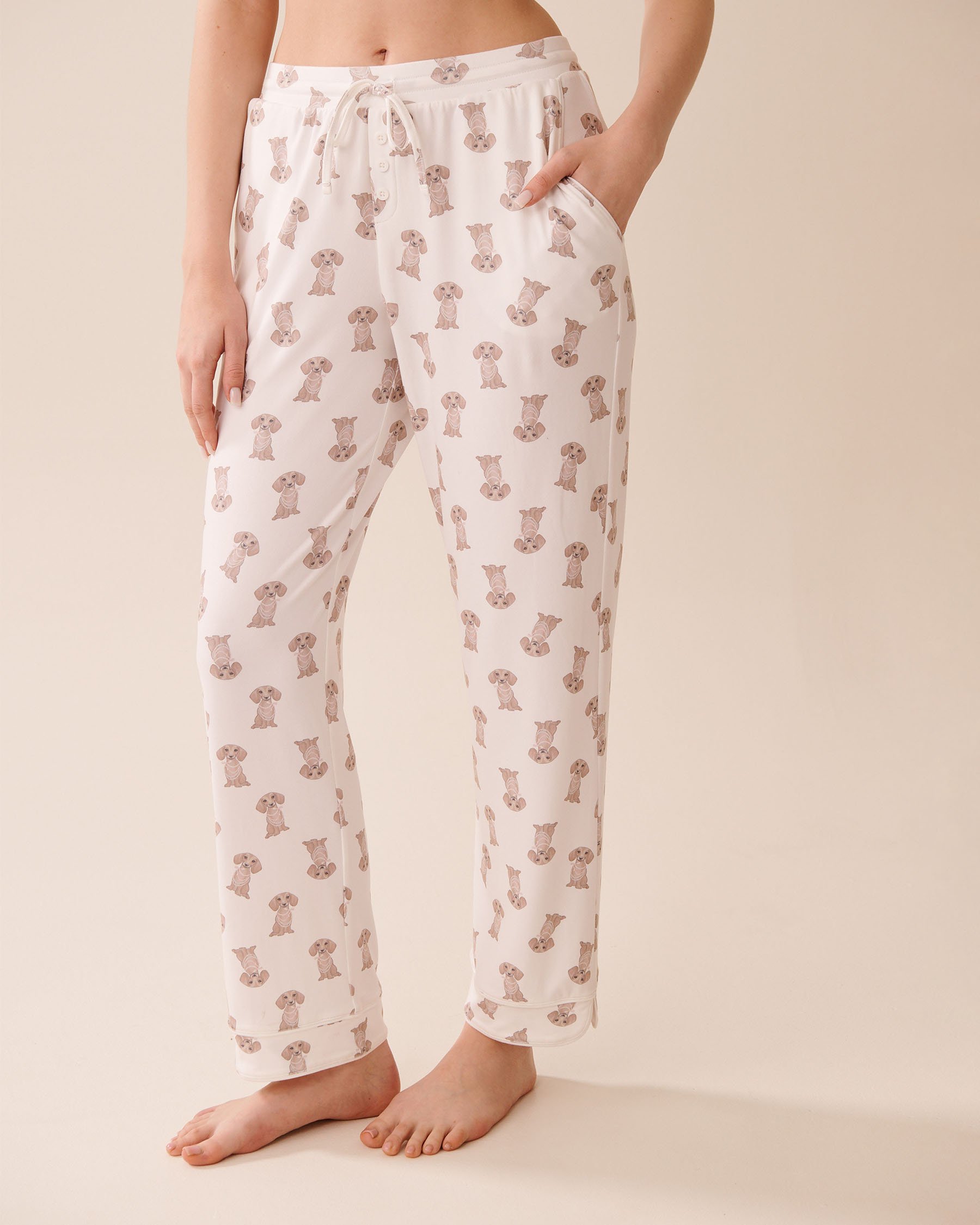 LA VIE EN ROSE Dachshund Print Super Soft Pajama Shorts White/Dachshunds 40200763 - View1