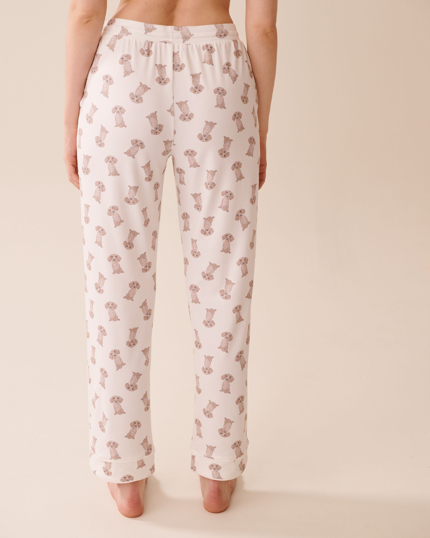 LA VIE EN ROSE Dachshund Print Super Soft Pajama Shorts White/Dachshunds 40200763 - View2