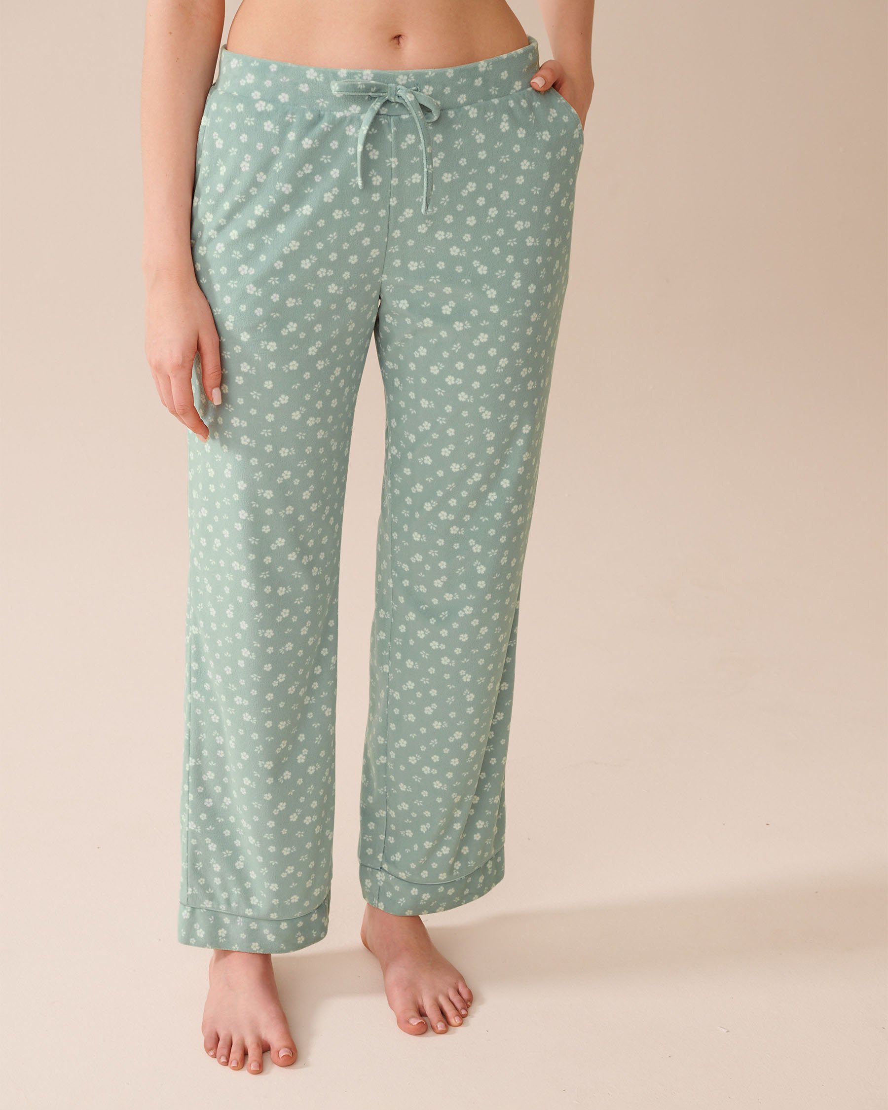 LA VIE EN ROSE Floral Print Soft Velour PJ Set Green Floral 40400086 - View4