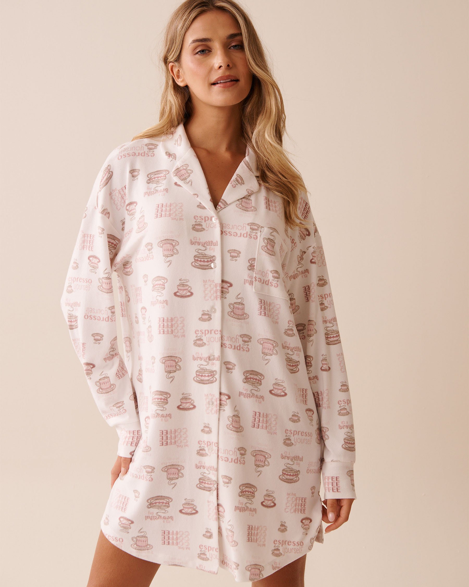 LA VIE EN ROSE Espresso Print Recycled Fibers Button-down Sleepshirt White/Espresso 40500447 - View1