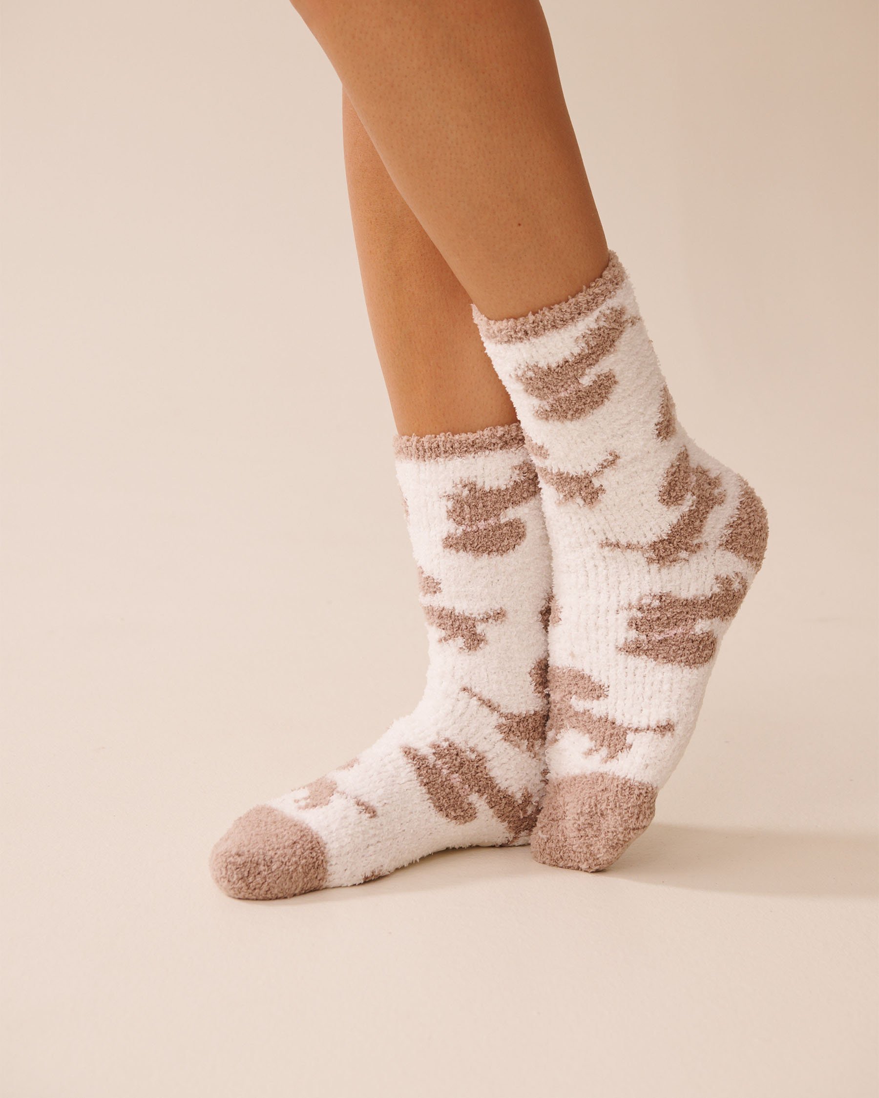 LA VIE EN ROSE Plush Dachshund Socks White/Dachshunds 40700417 - View3