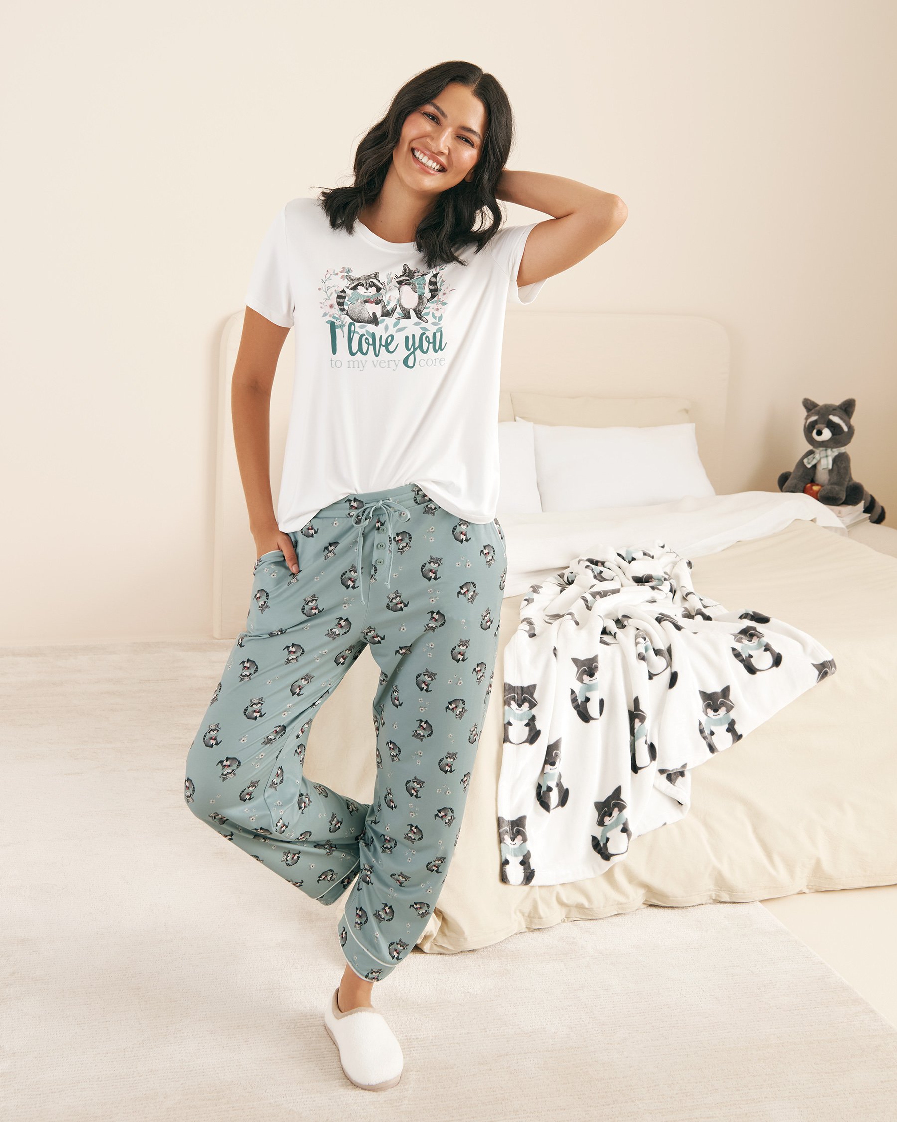 LA VIE EN ROSE Raccoon Print Super Soft Pajama Pants Green/Raccoons 40200763 - View3