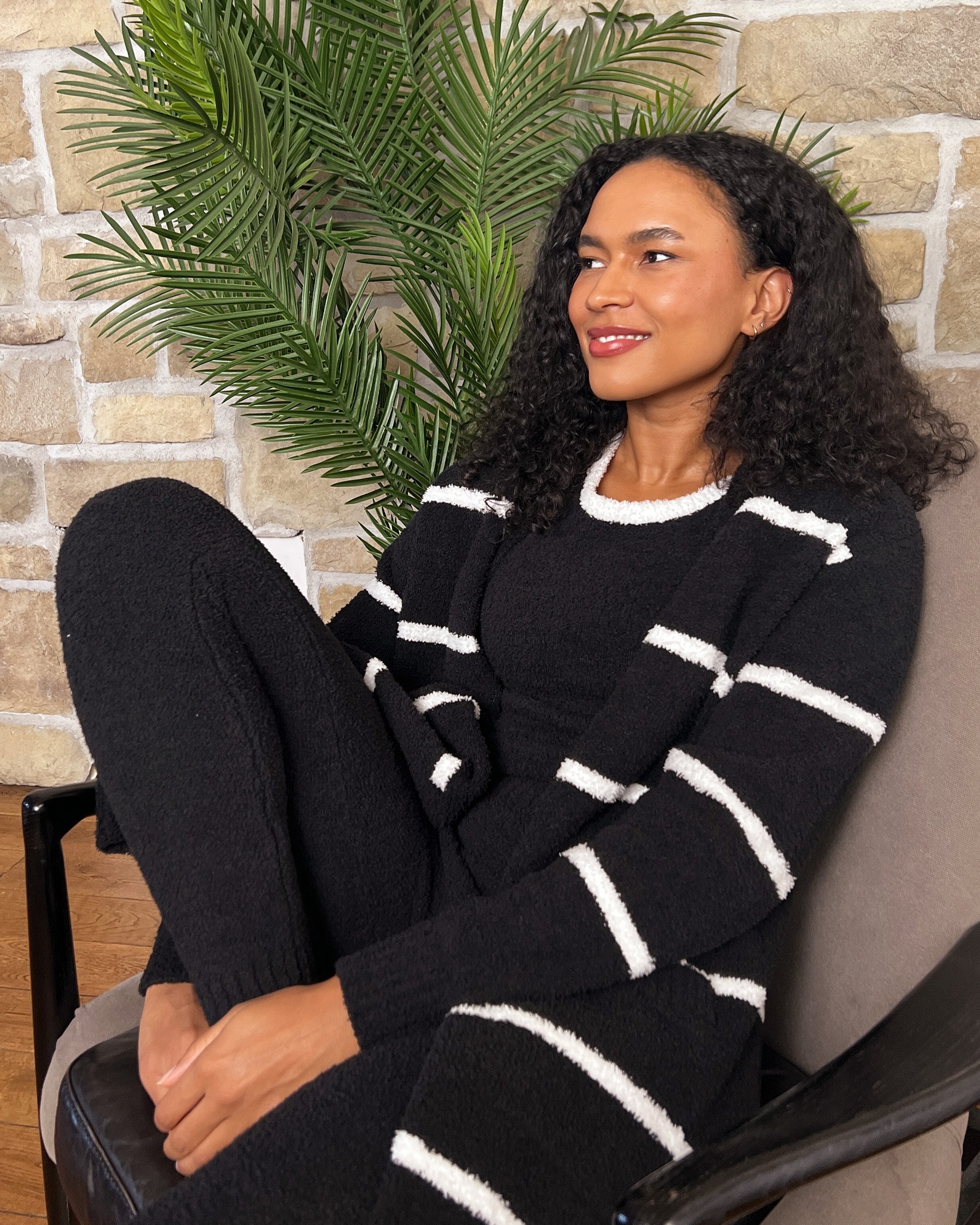 LA VIE EN ROSE T-shirt court en chenille Noir 50100113 - View4