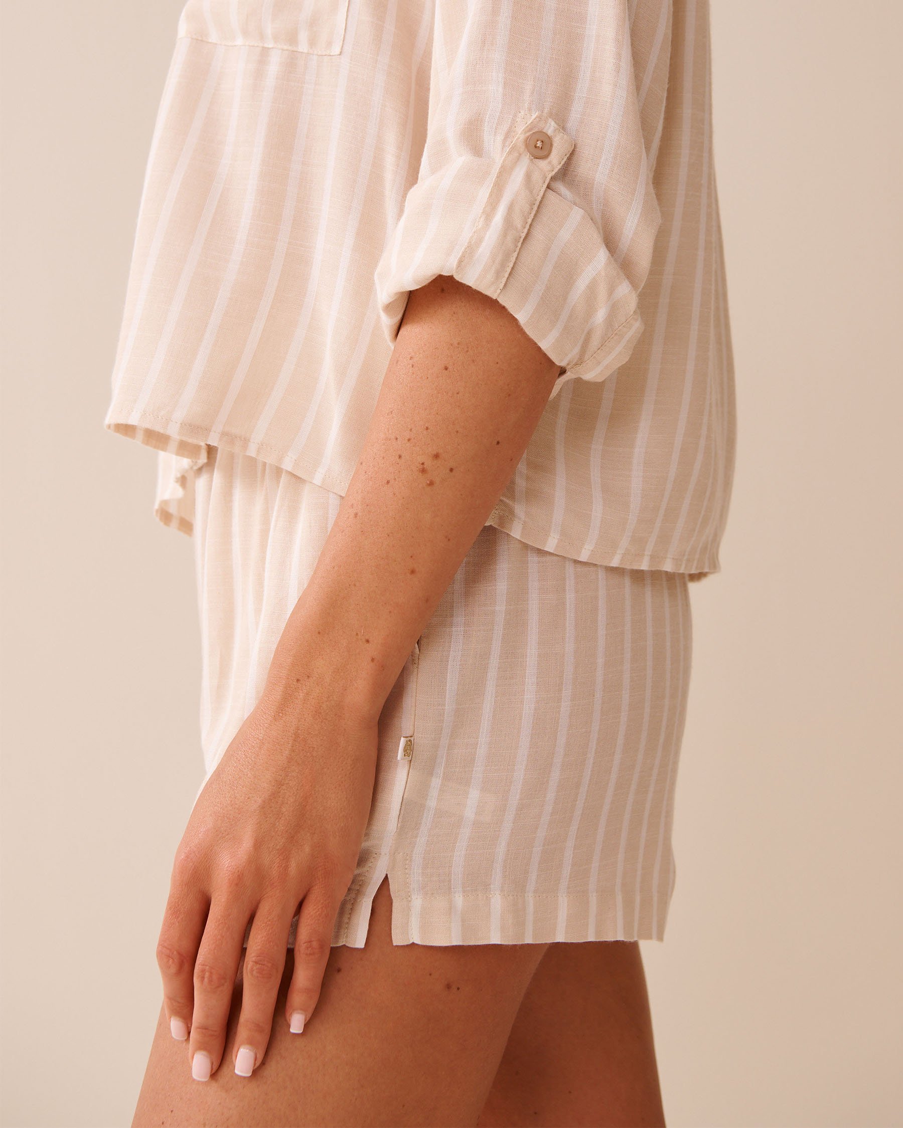 LA VIE EN ROSE AQUA Chemisier court rayé Rayures beiges et blanches 80100037 - Voir3