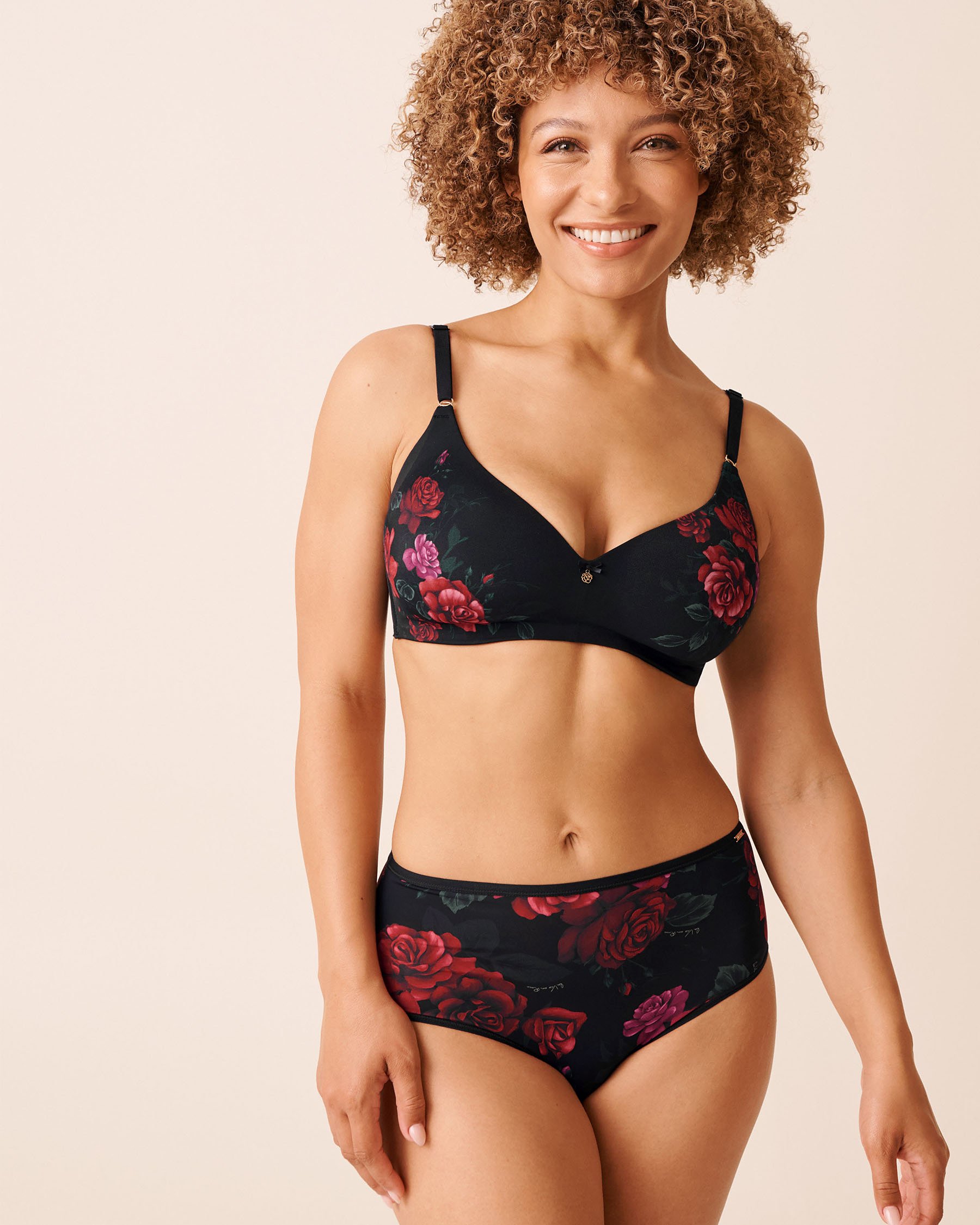 LA VIE EN ROSE Lightly Lined Wireless Sleek Back Bra Black/Red Roses 10200558 - View1