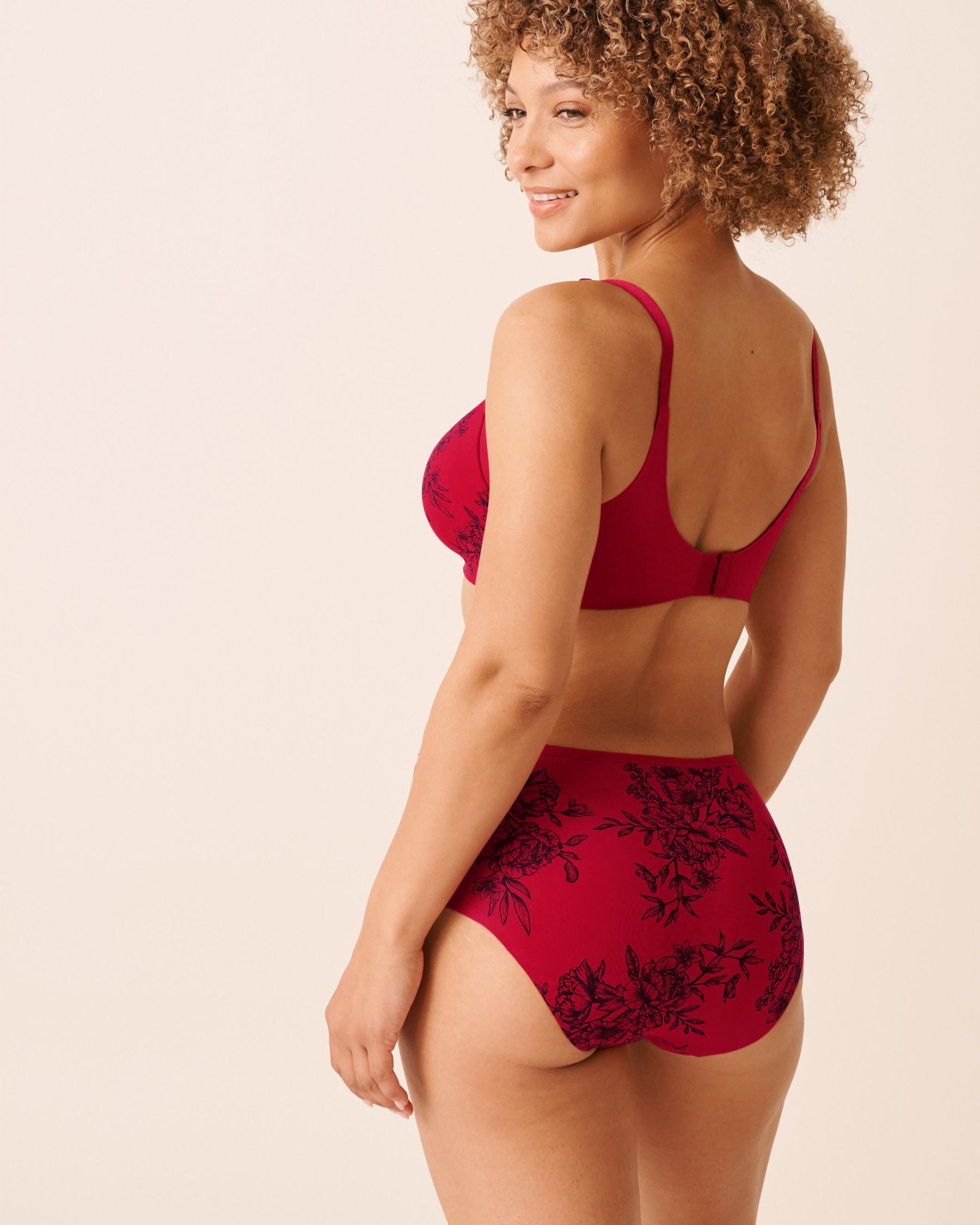 LA VIE EN ROSE Soutien-gorge doublure légère sans armatures dos lisse Fleurs rouges et noires 10200549 LA VIE EN ROSE Soutien-gorge doublure légère sans armatures dos lisse Fleurs rouges et noires 10200549 - View2