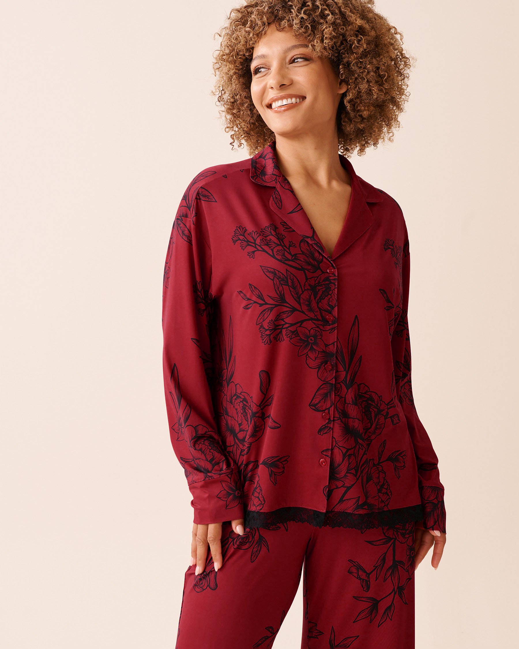 LA VIE EN ROSE Crimson Bloom Recycled Fibers Lace Trim Button-down Shirt Crimson Bloom 60100166 LA VIE EN ROSE Crimson Bloom Recycled Fibers Lace Trim Button-down Shirt Crimson Bloom 60100166 - View1
