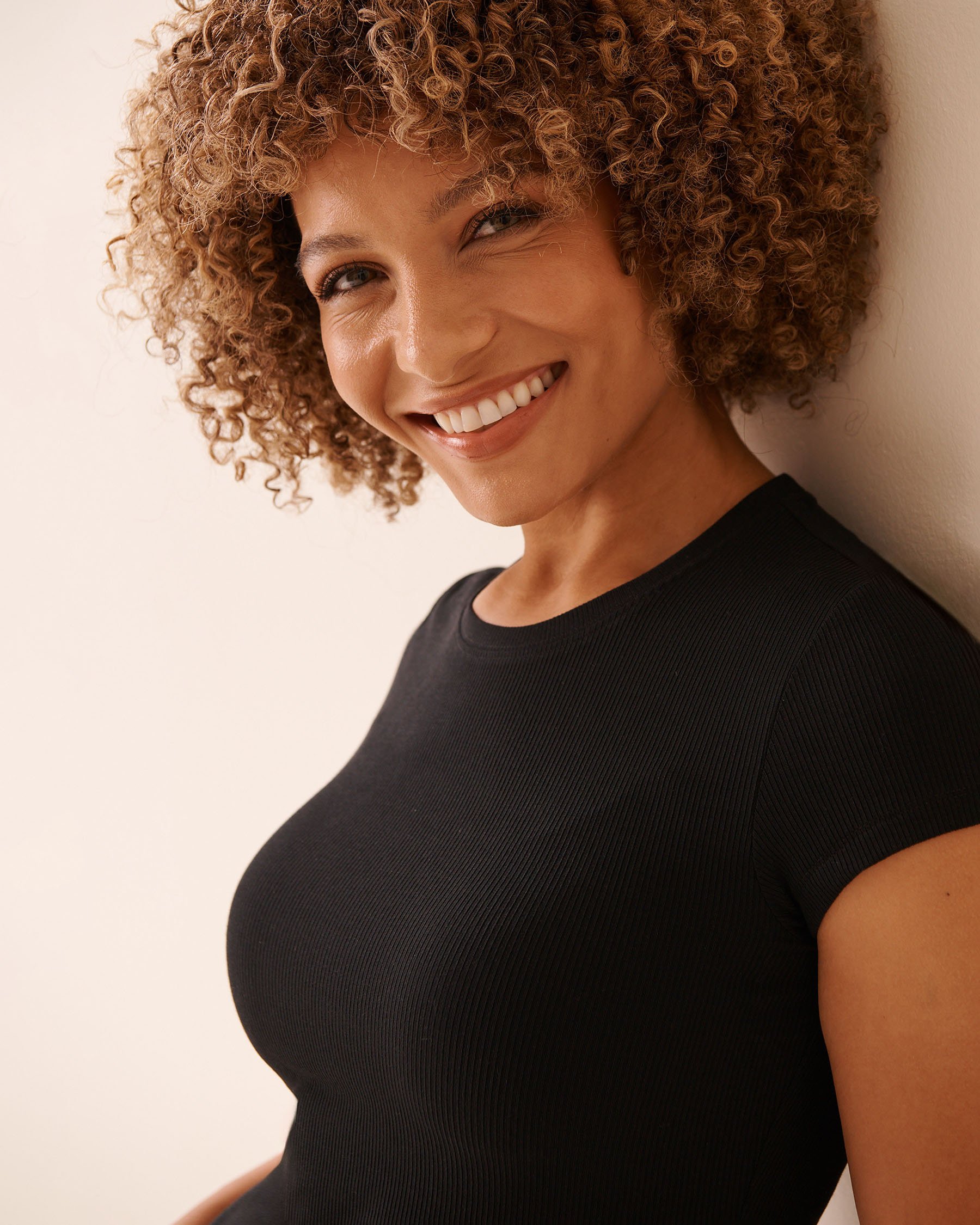 LA VIE EN ROSE T-shirt en modal côtelé Noir 60100172 - View3