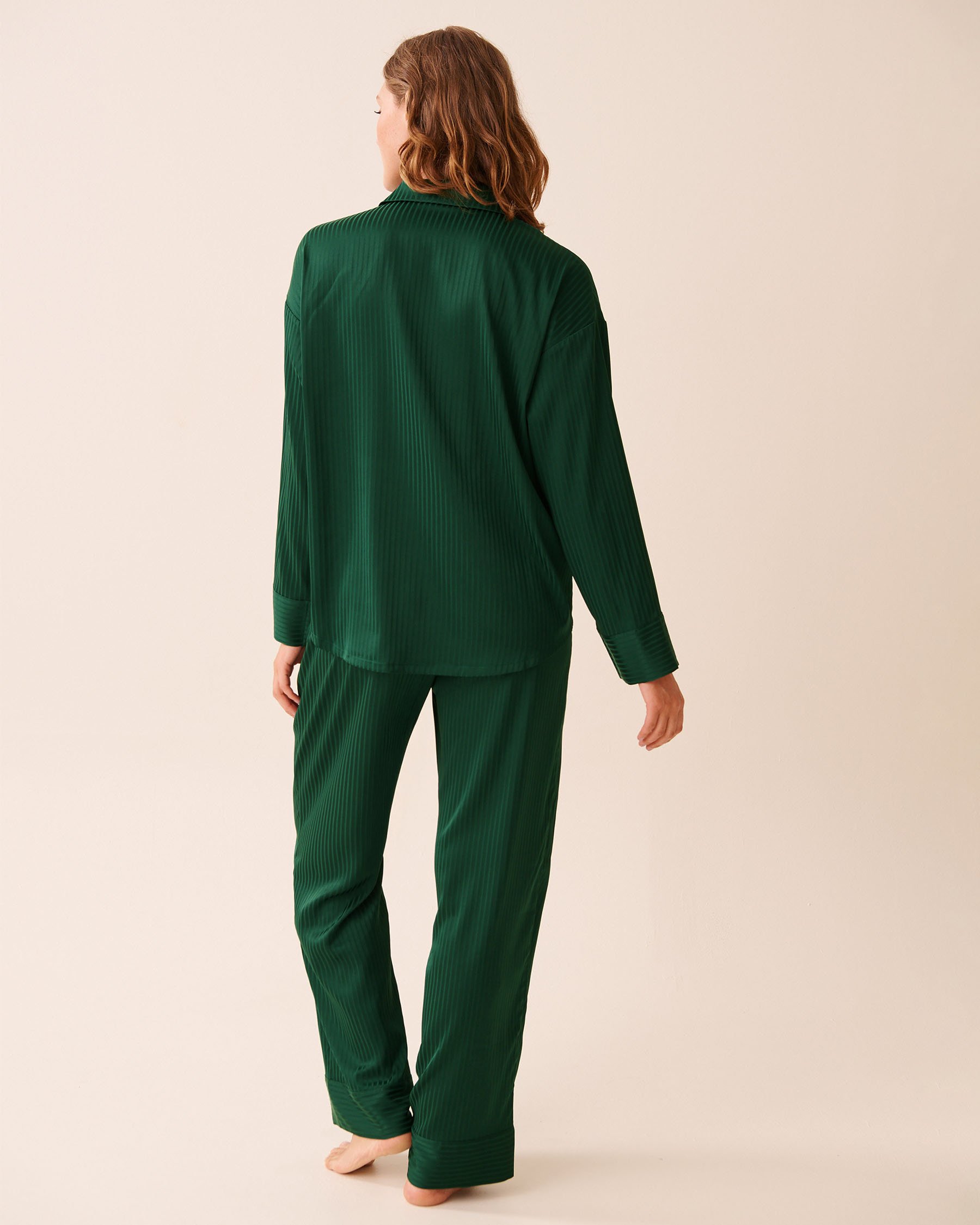 LA VIE EN ROSE Jacquard Stripe Satin Pajama Set Fir Green 60400064 LA VIE EN ROSE Jacquard Stripe Satin Pajama Set Fir Green 60400064 - View2