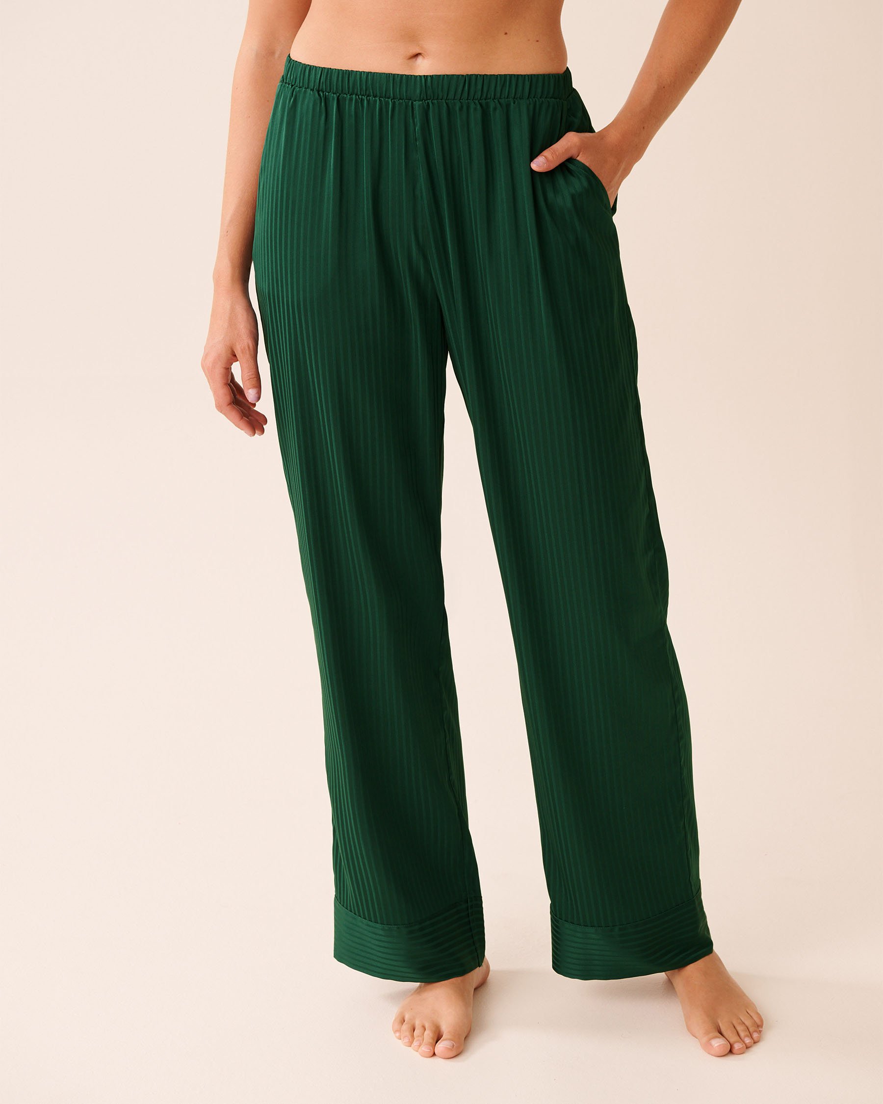 LA VIE EN ROSE Jacquard Stripe Satin Pajama Set Fir Green 60400064 - View4