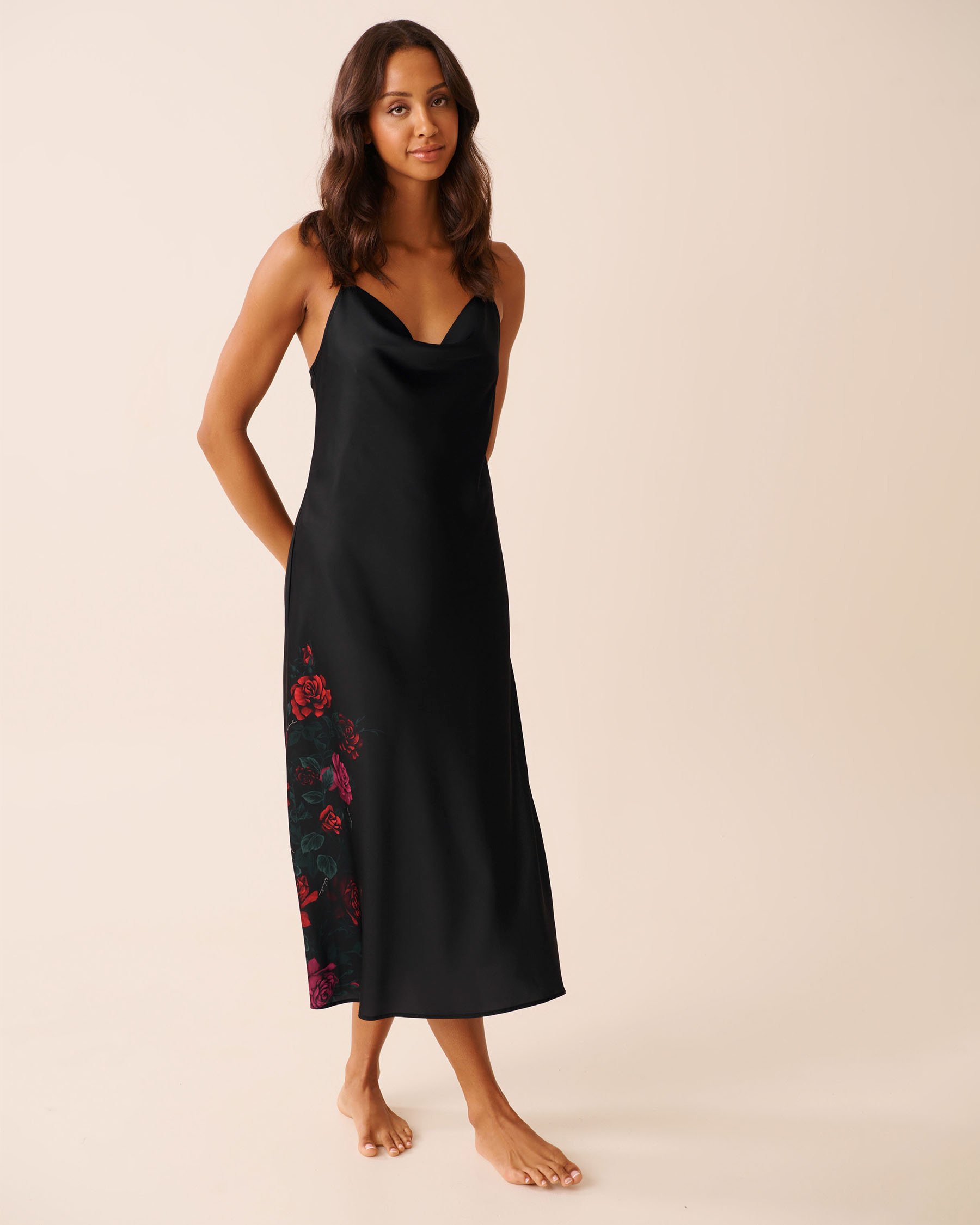 LA VIE EN ROSE Red Rose Print Long Satin Nightie Black/Red Roses 60500211 - View4