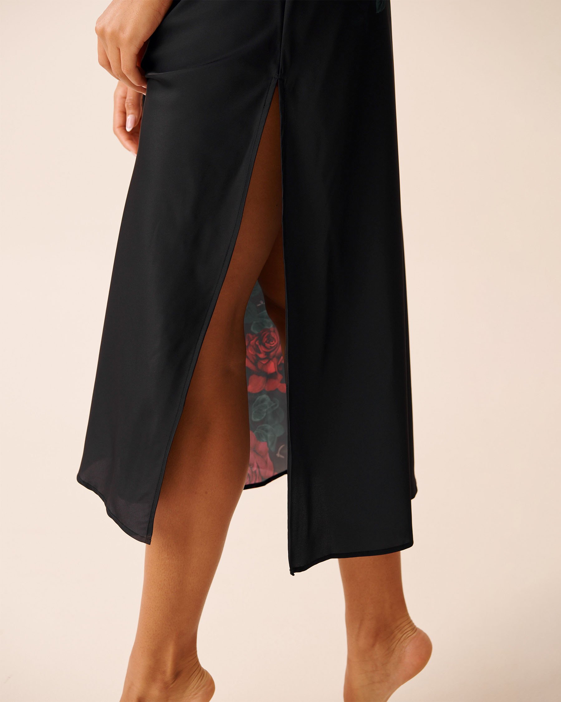 LA VIE EN ROSE Red Rose Print Long Satin Nightie Black/Red Roses 60500211 - View7
