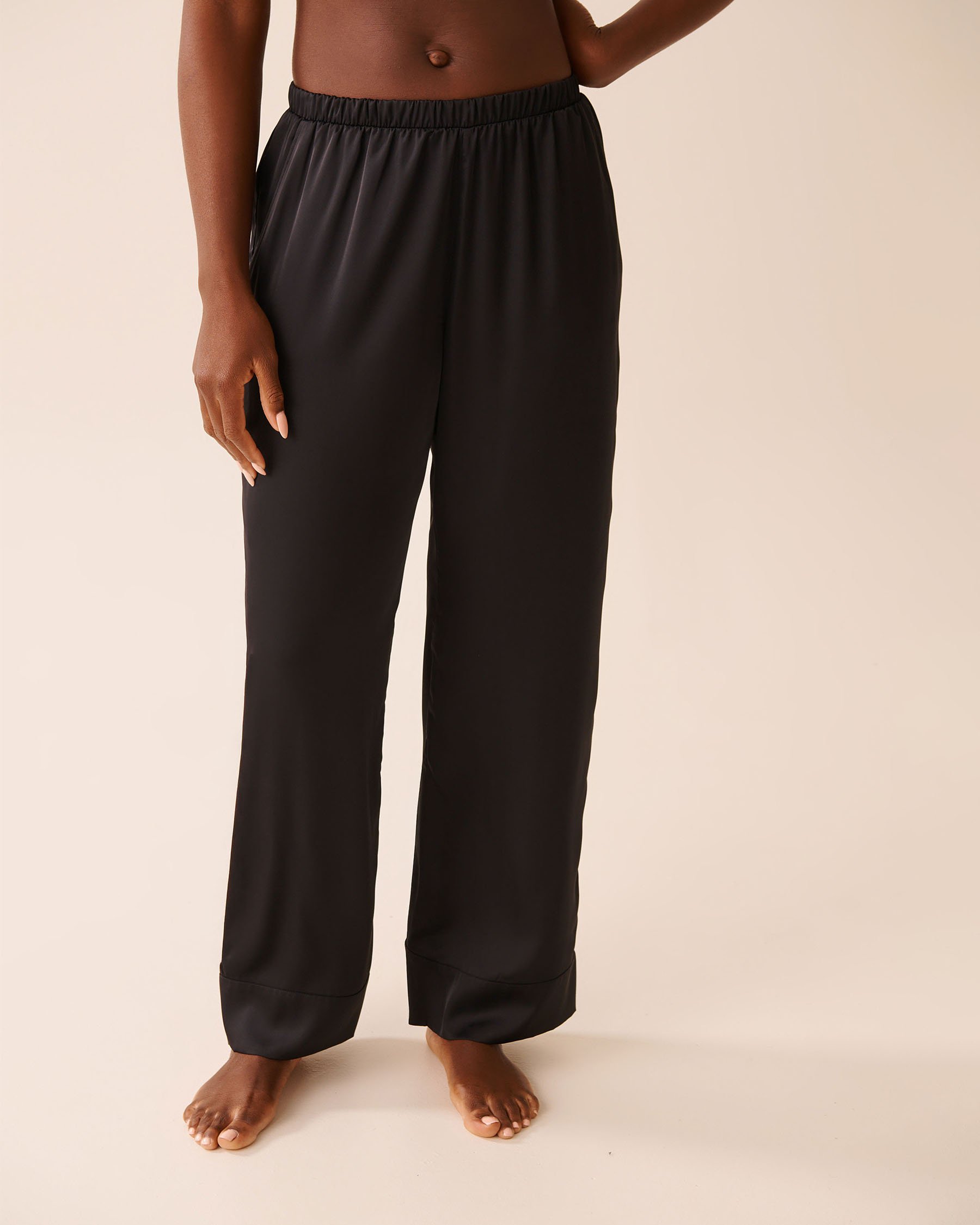 LA VIE EN ROSE Long Sleeve Satin Pajama Set Black 60400063 - View4