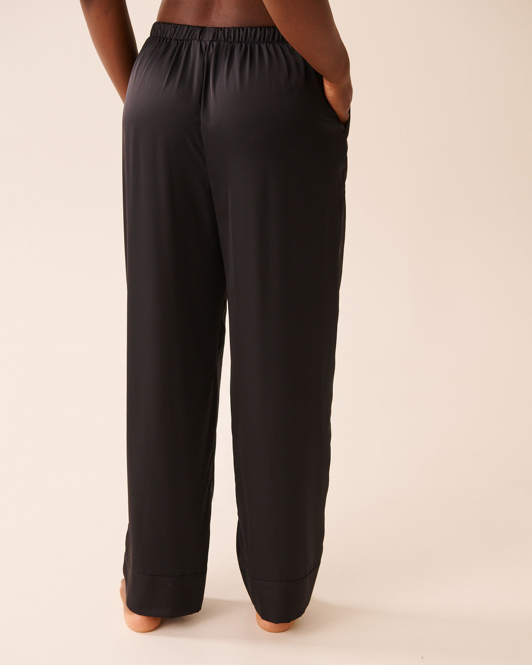 LA VIE EN ROSE Long Sleeve Satin Pajama Set Black 60400063 - View5