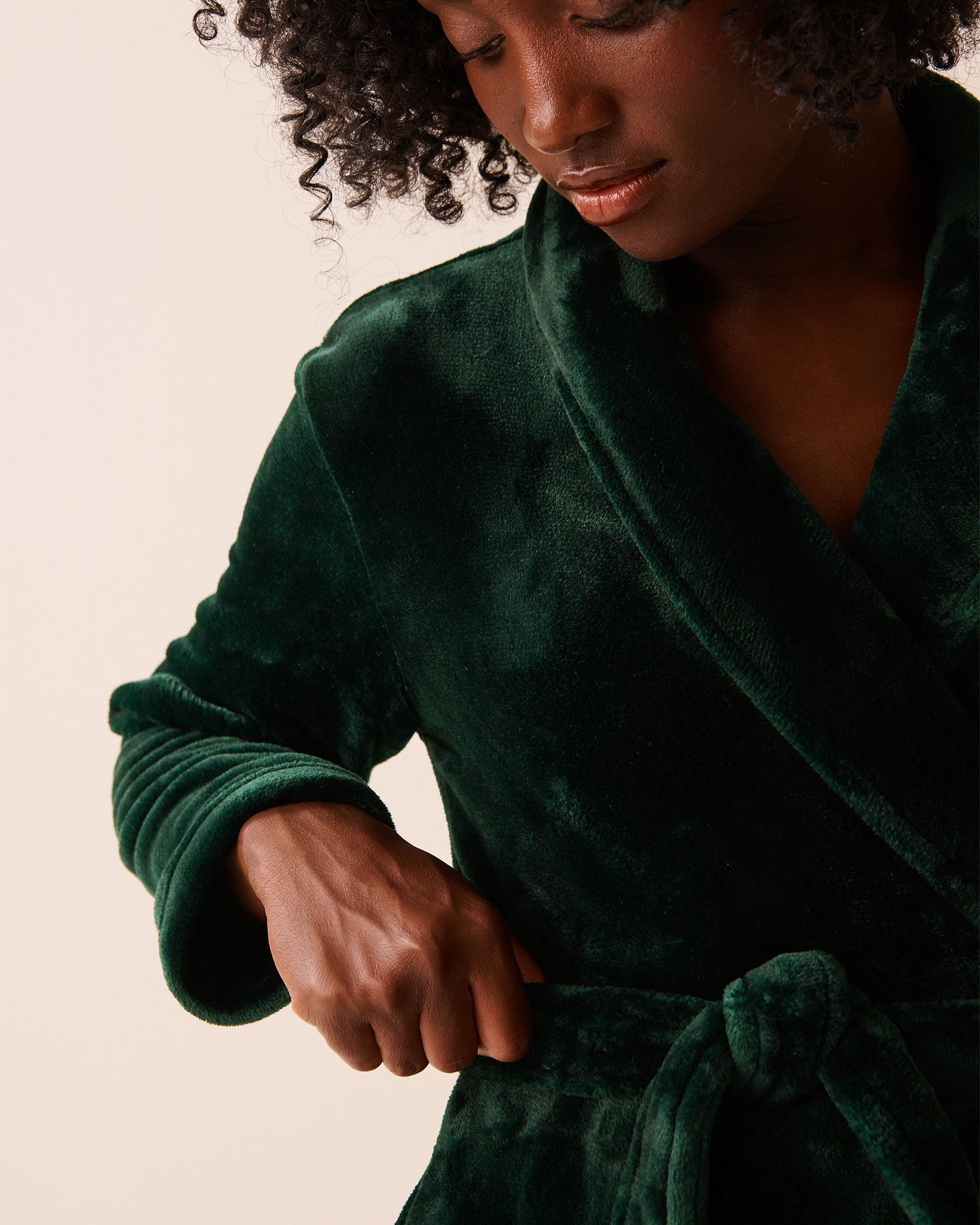 LA VIE EN ROSE Soft Plush Robe Fir Green 40600222 LA VIE EN ROSE Soft Plush Robe Fir Green 40600222 - View5